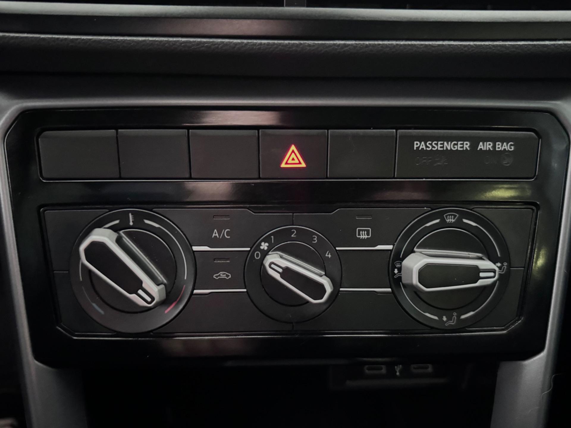 VOLKSWAGEN T-Cross - Foto