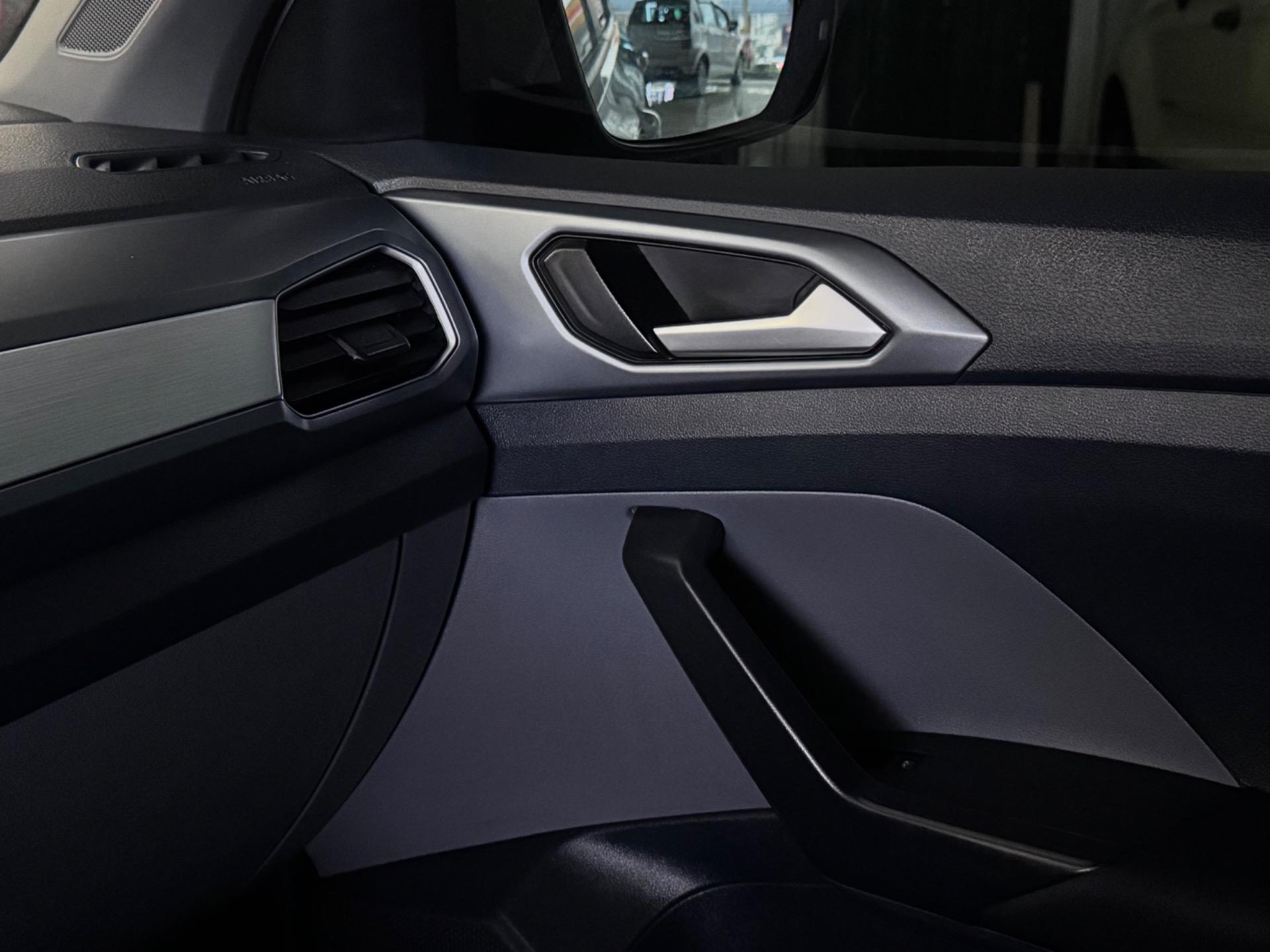 VOLKSWAGEN T-Cross - Foto