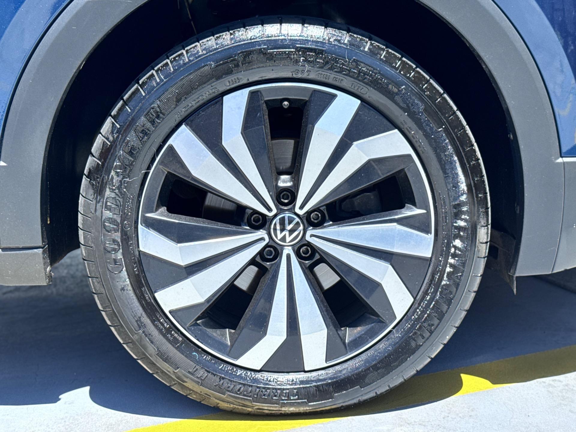 VOLKSWAGEN T-Cross - Foto