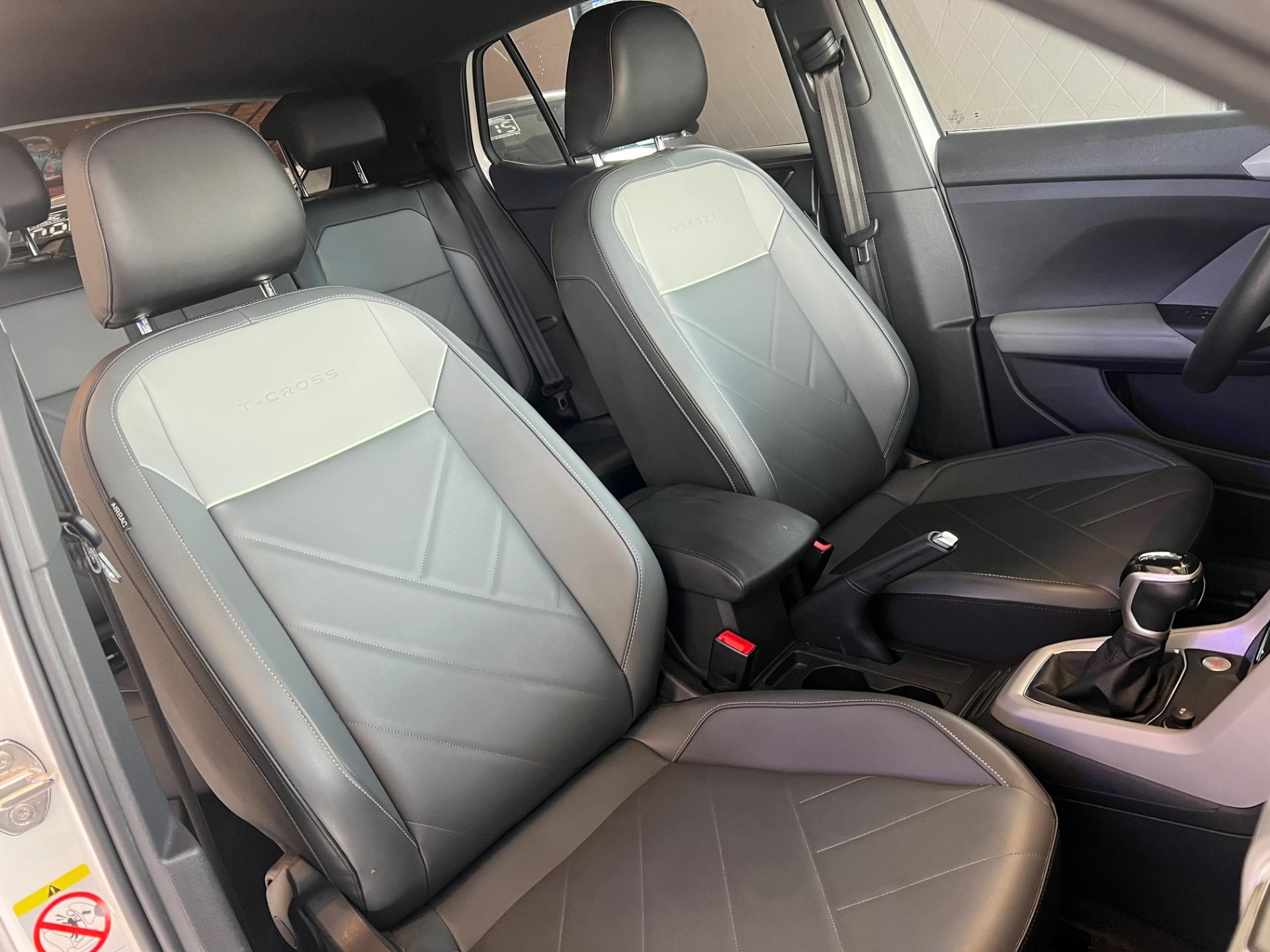 VOLKSWAGEN T-Cross - Foto