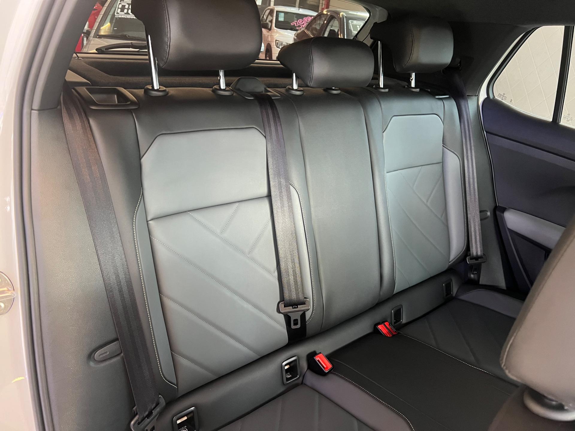 VOLKSWAGEN T-Cross - Foto
