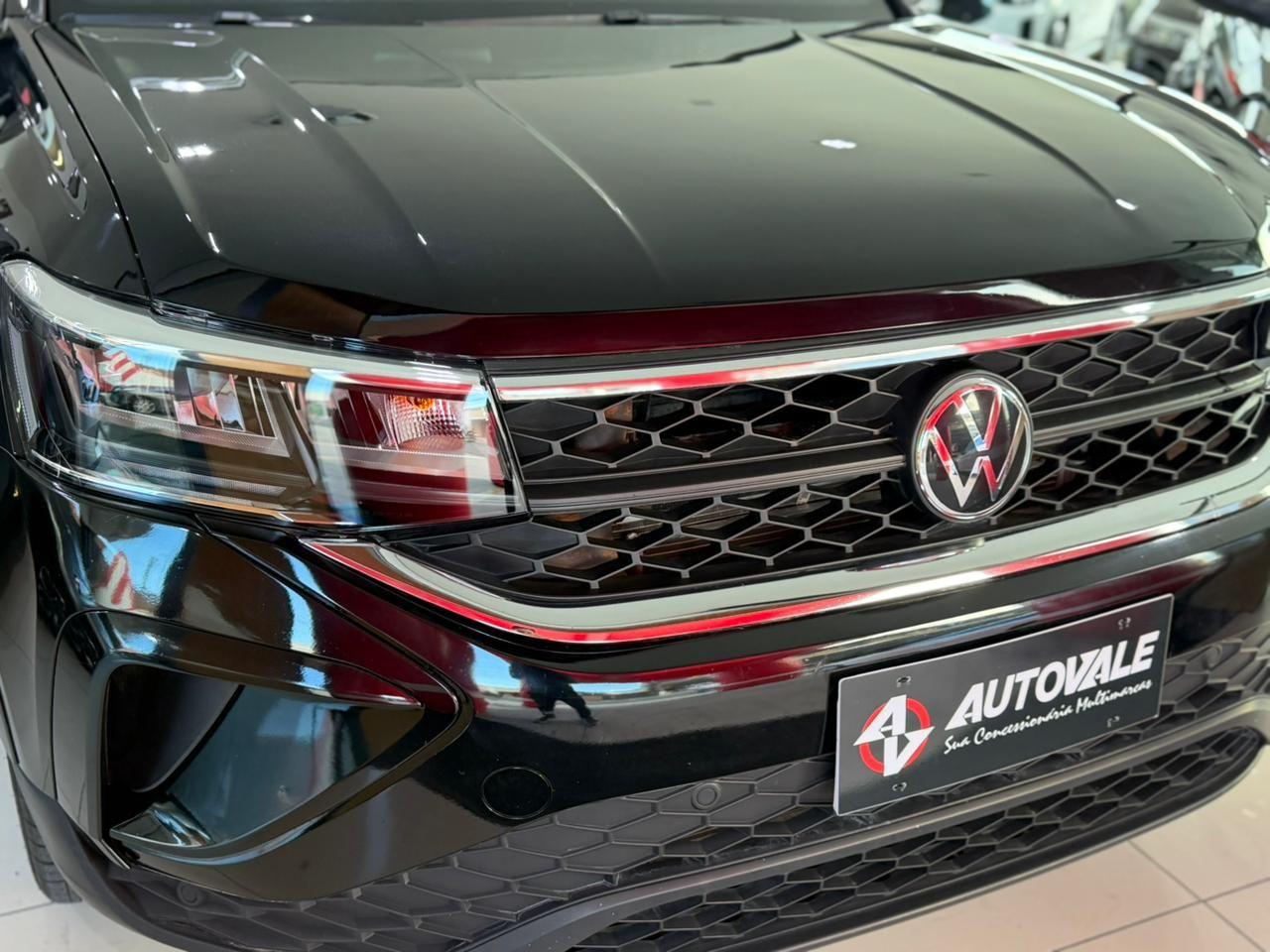 VOLKSWAGEN Taos - Foto