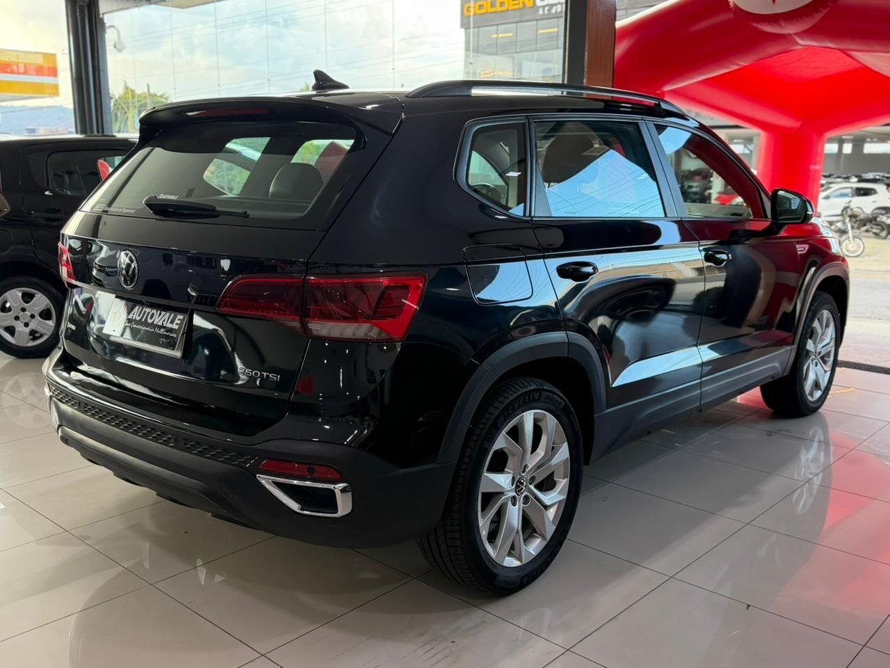 VOLKSWAGEN Taos - Foto