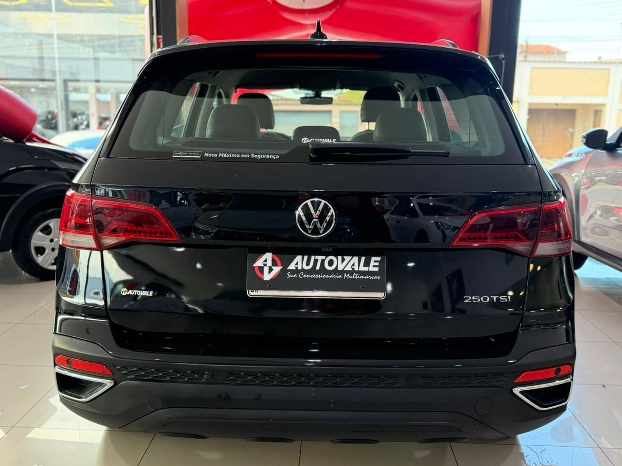 VOLKSWAGEN Taos - Foto