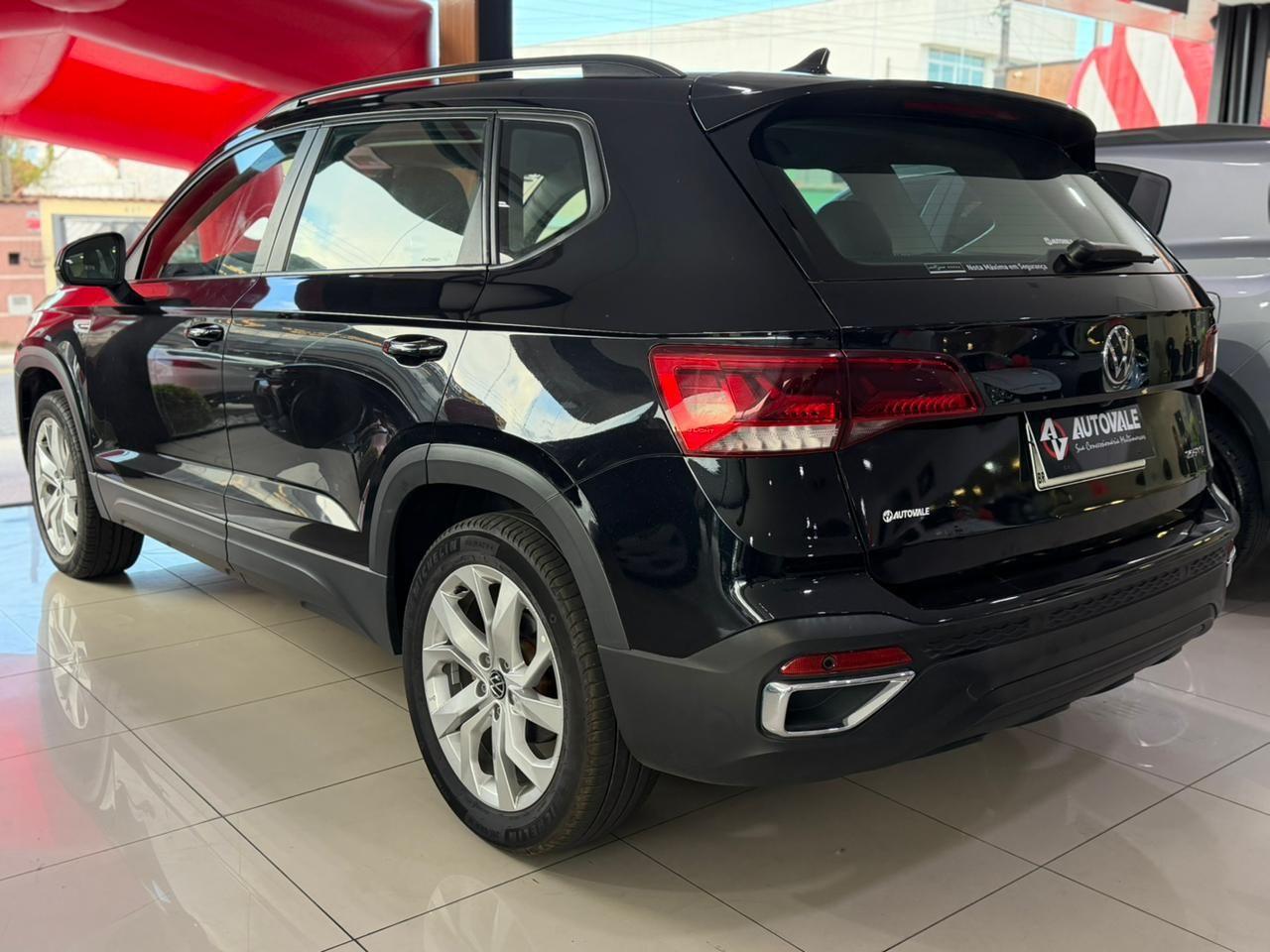 VOLKSWAGEN Taos - Foto