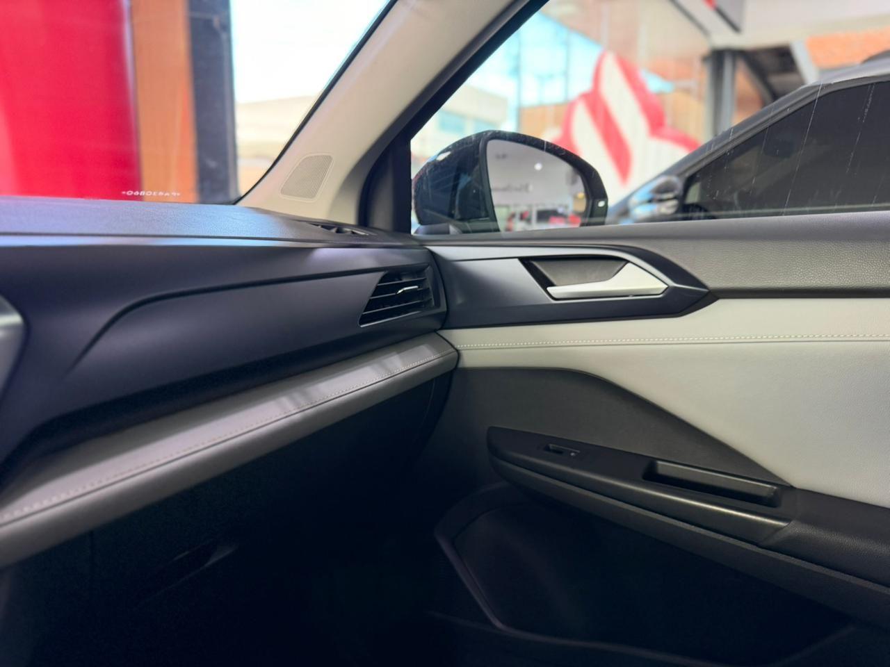 VOLKSWAGEN Taos - Foto