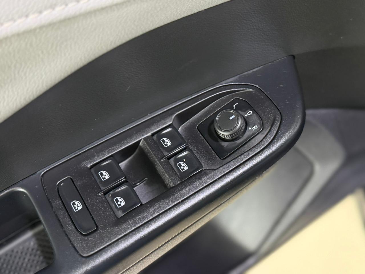 VOLKSWAGEN Taos - Foto