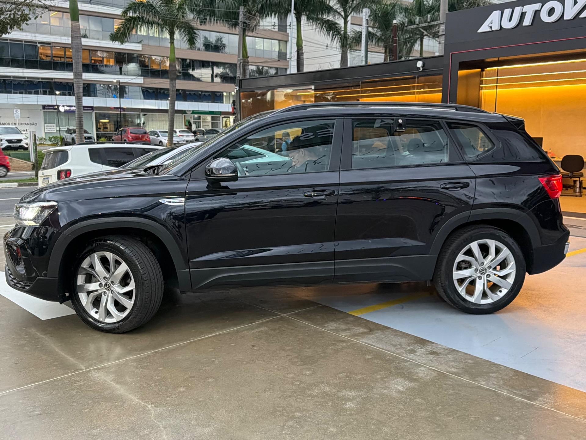 VOLKSWAGEN Taos - Foto