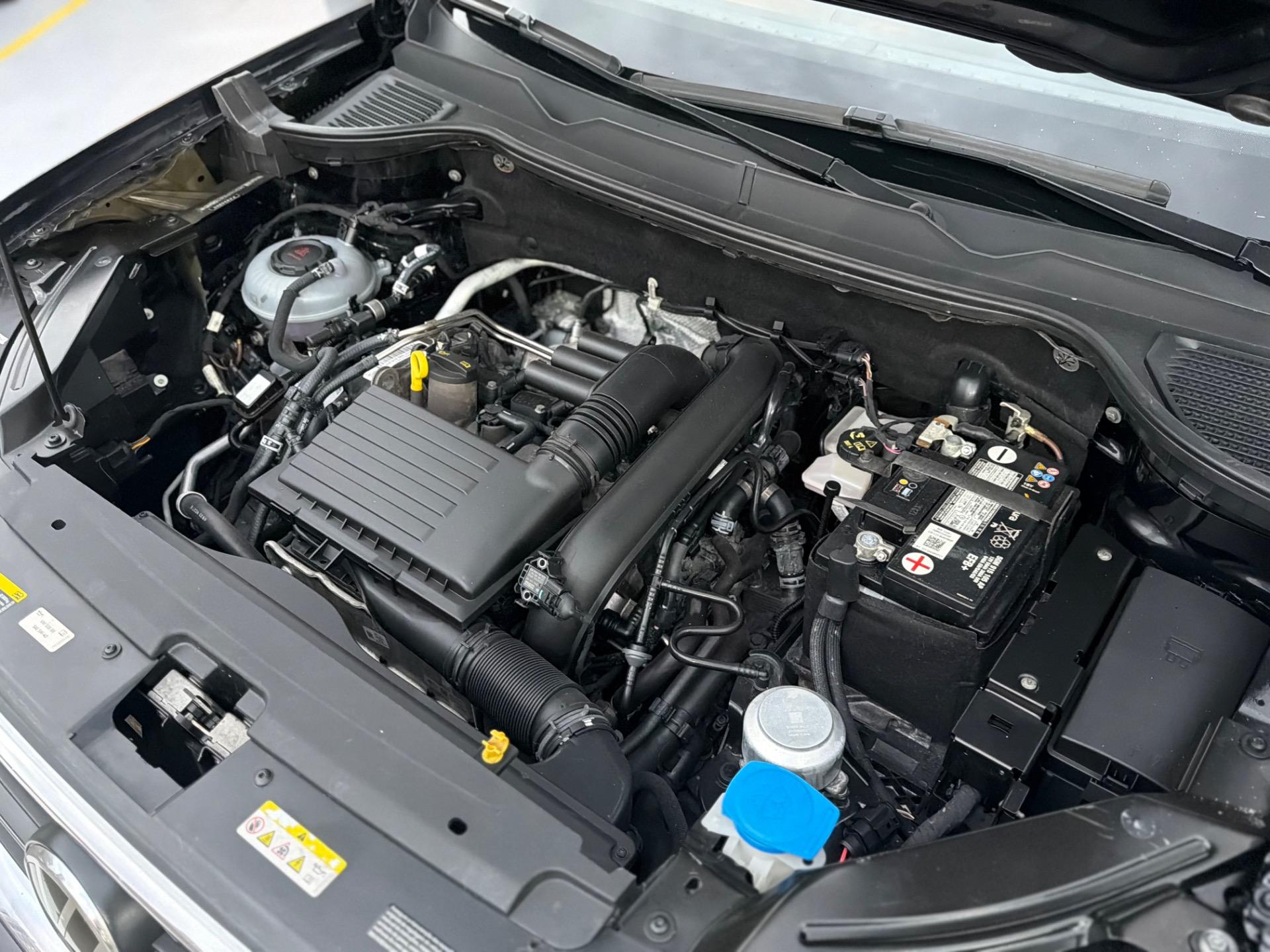 VOLKSWAGEN Taos - Foto