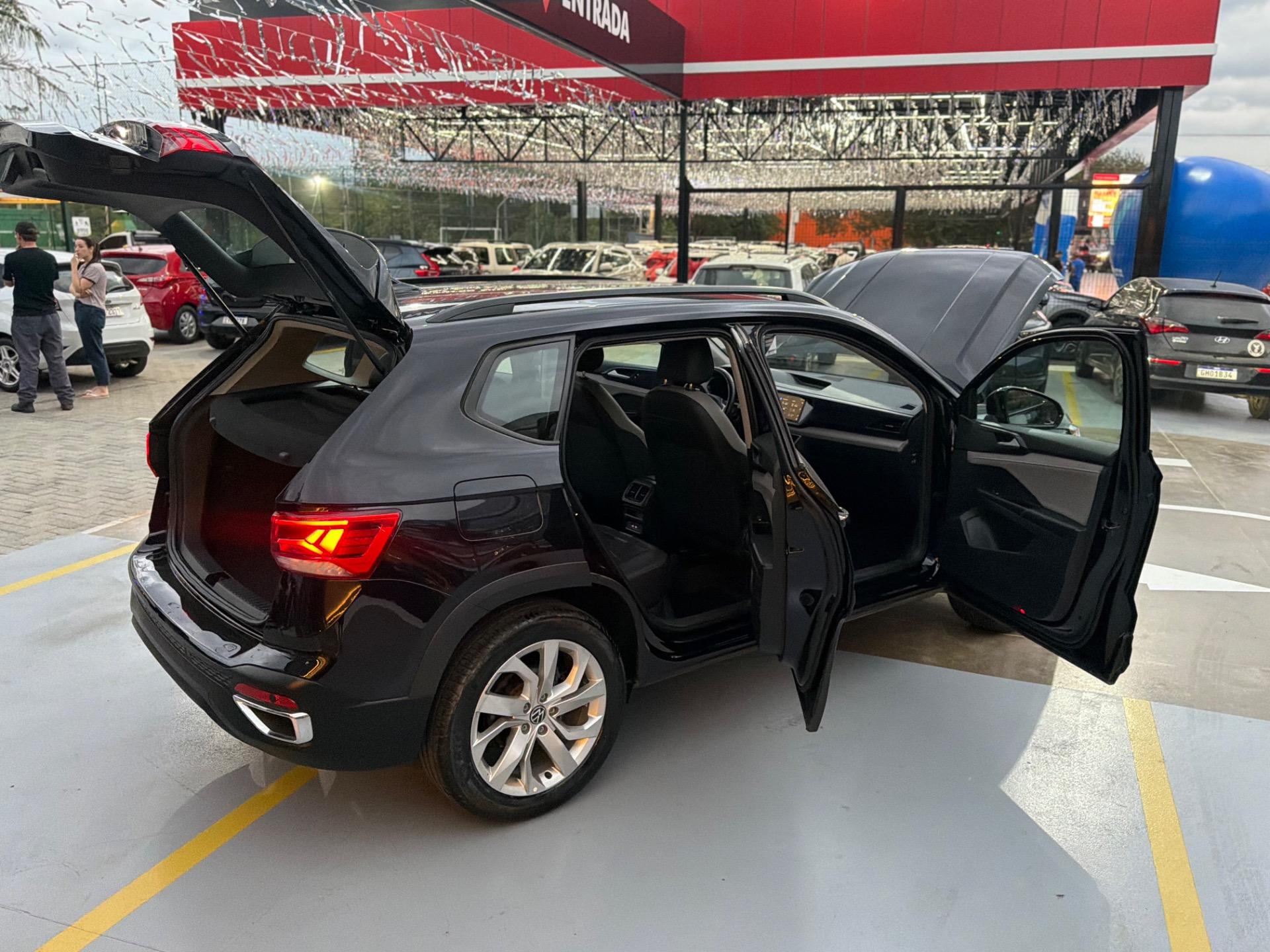 VOLKSWAGEN Taos - Foto