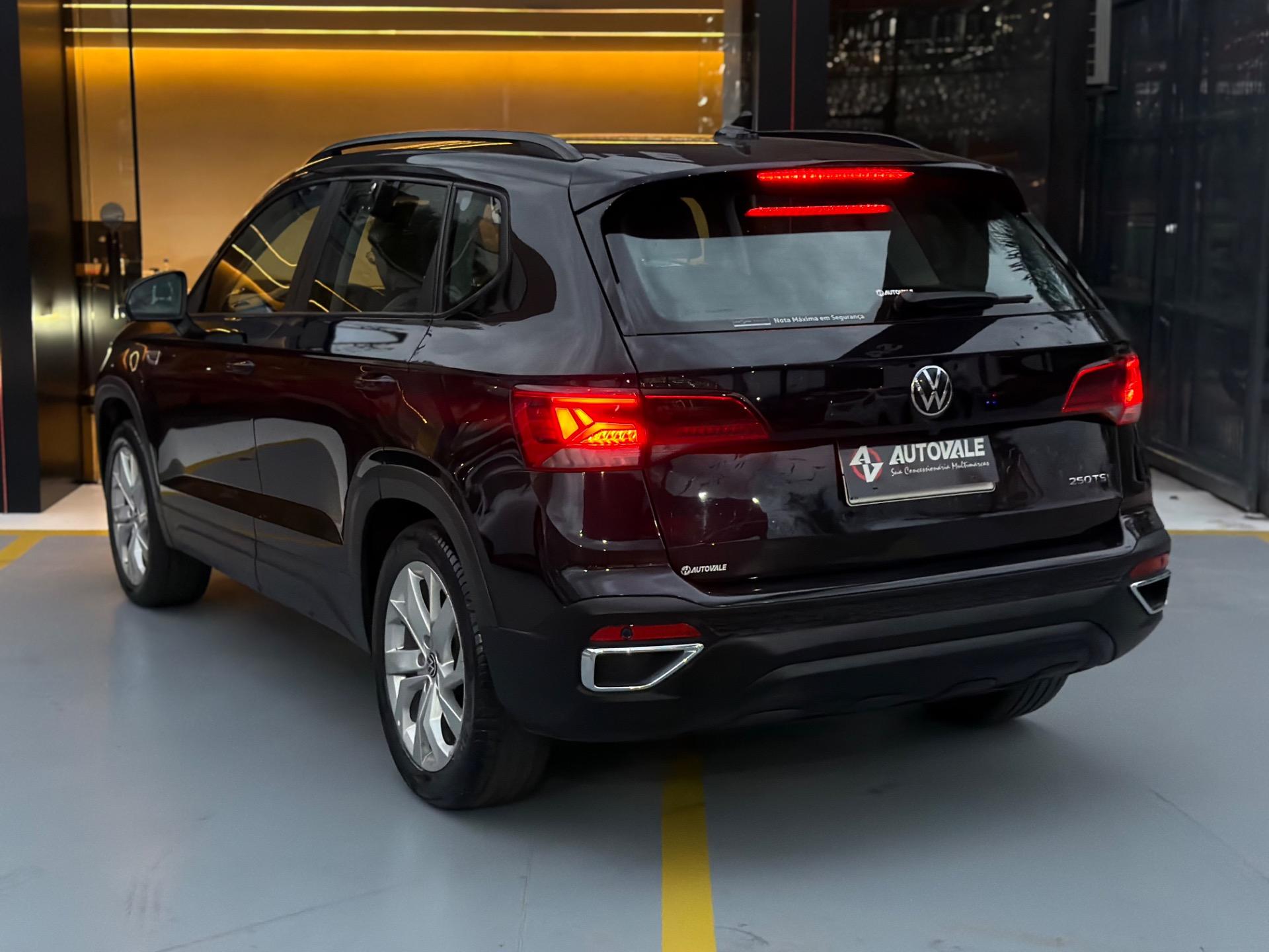 VOLKSWAGEN Taos - Foto