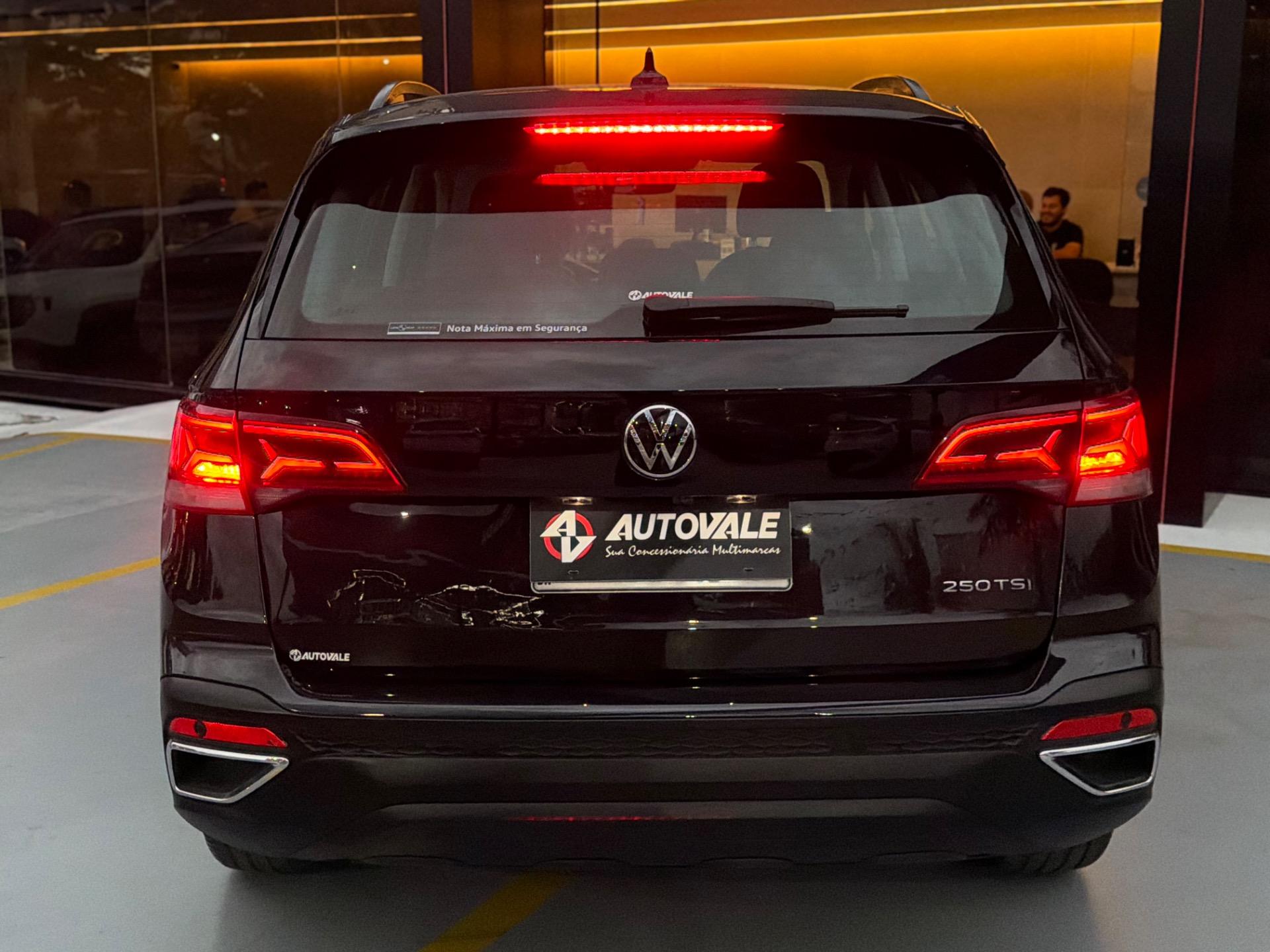 VOLKSWAGEN Taos - Foto