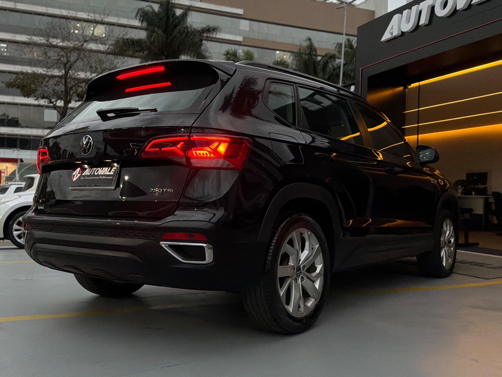 VOLKSWAGEN Taos - Foto