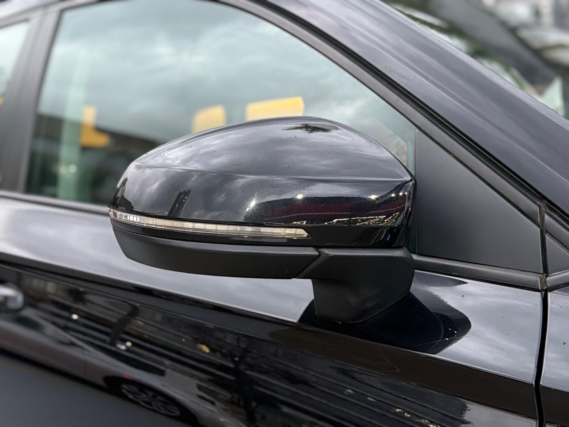 VOLKSWAGEN Taos - Foto