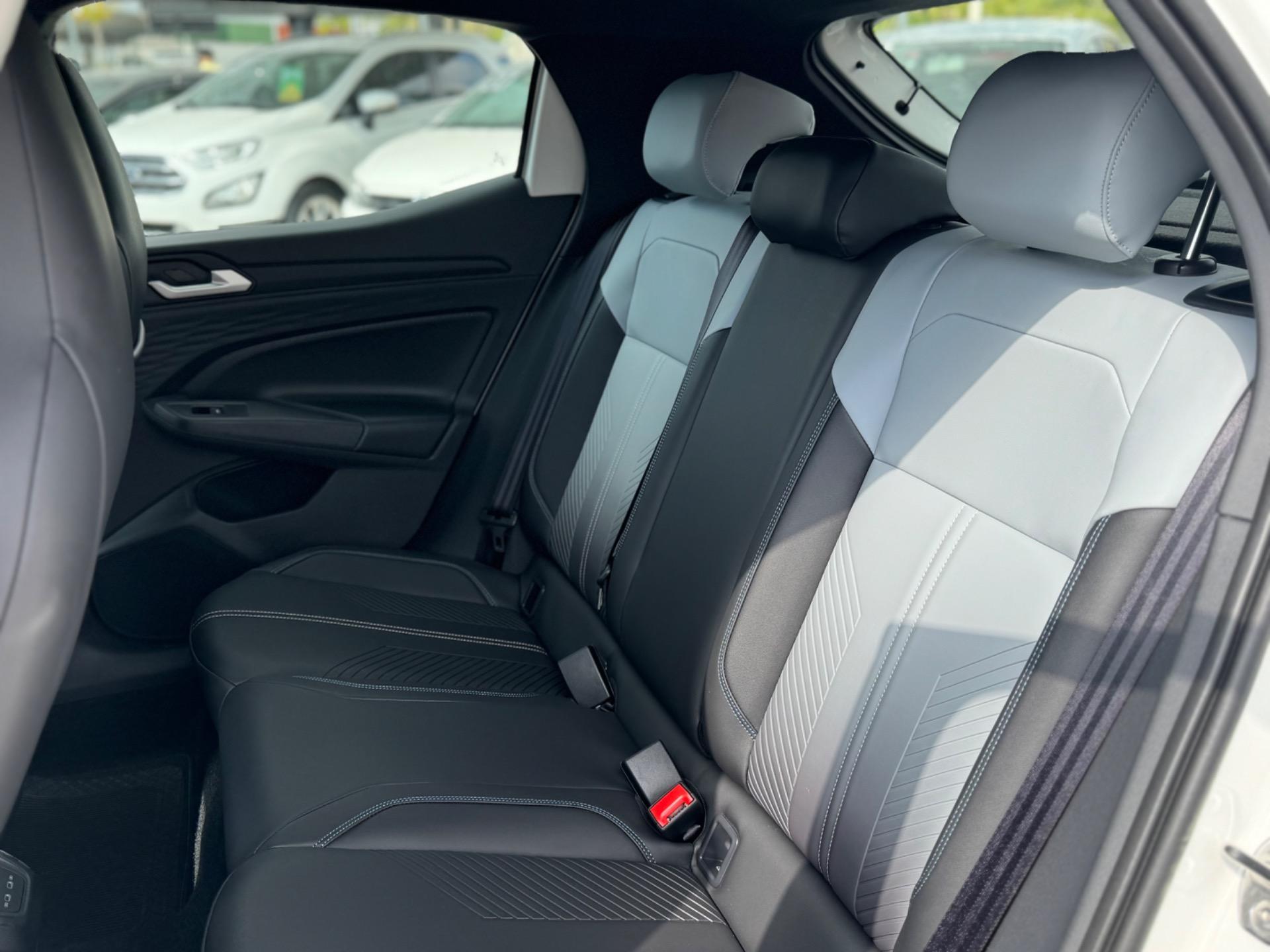 VOLKSWAGEN Tiguan - Foto