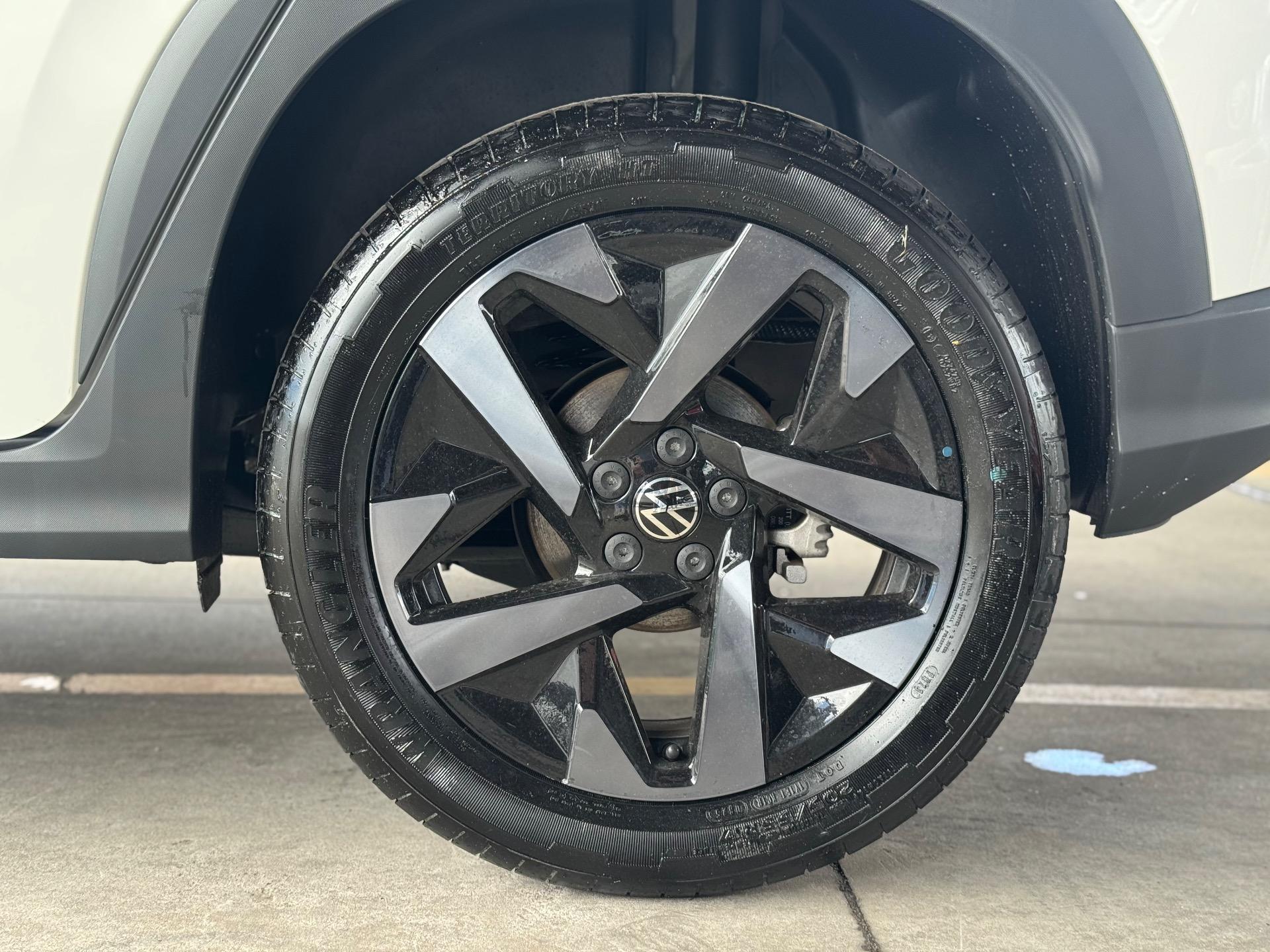 VOLKSWAGEN Tiguan - Foto