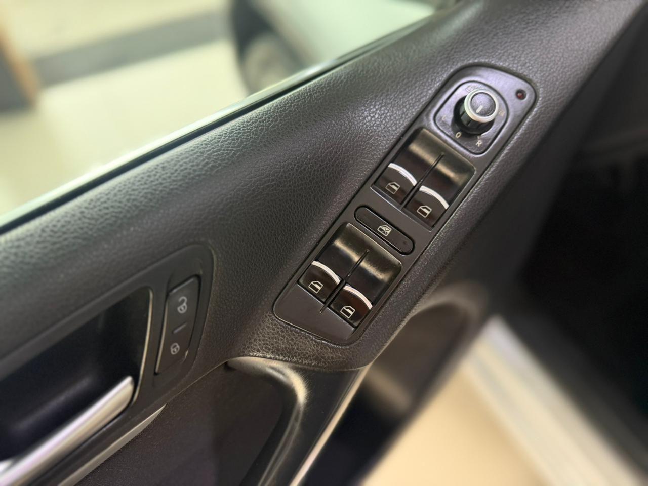 VOLKSWAGEN Tiguan - Foto