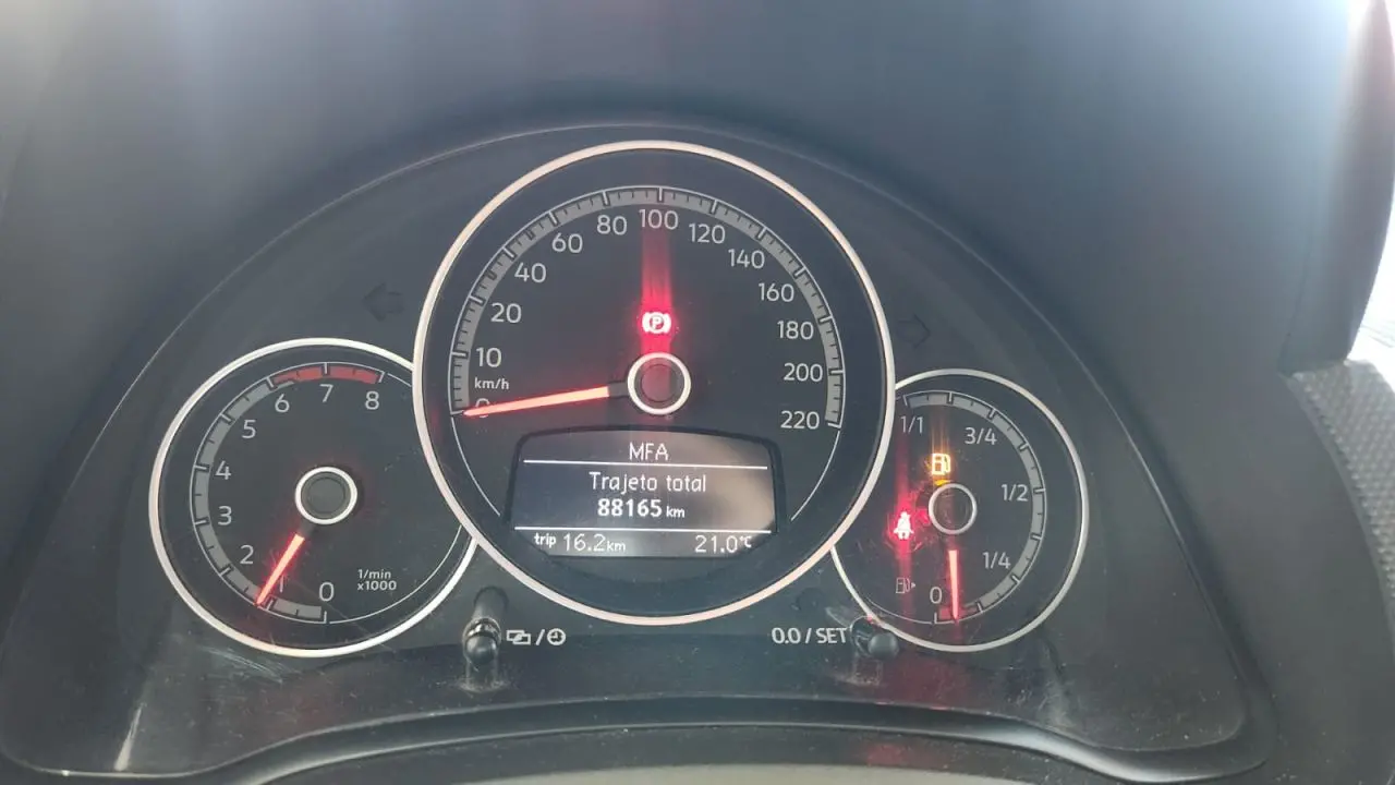 VOLKSWAGEN UP - Foto