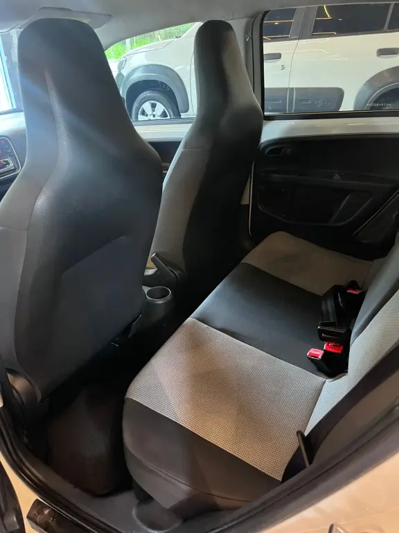 VOLKSWAGEN UP - Foto