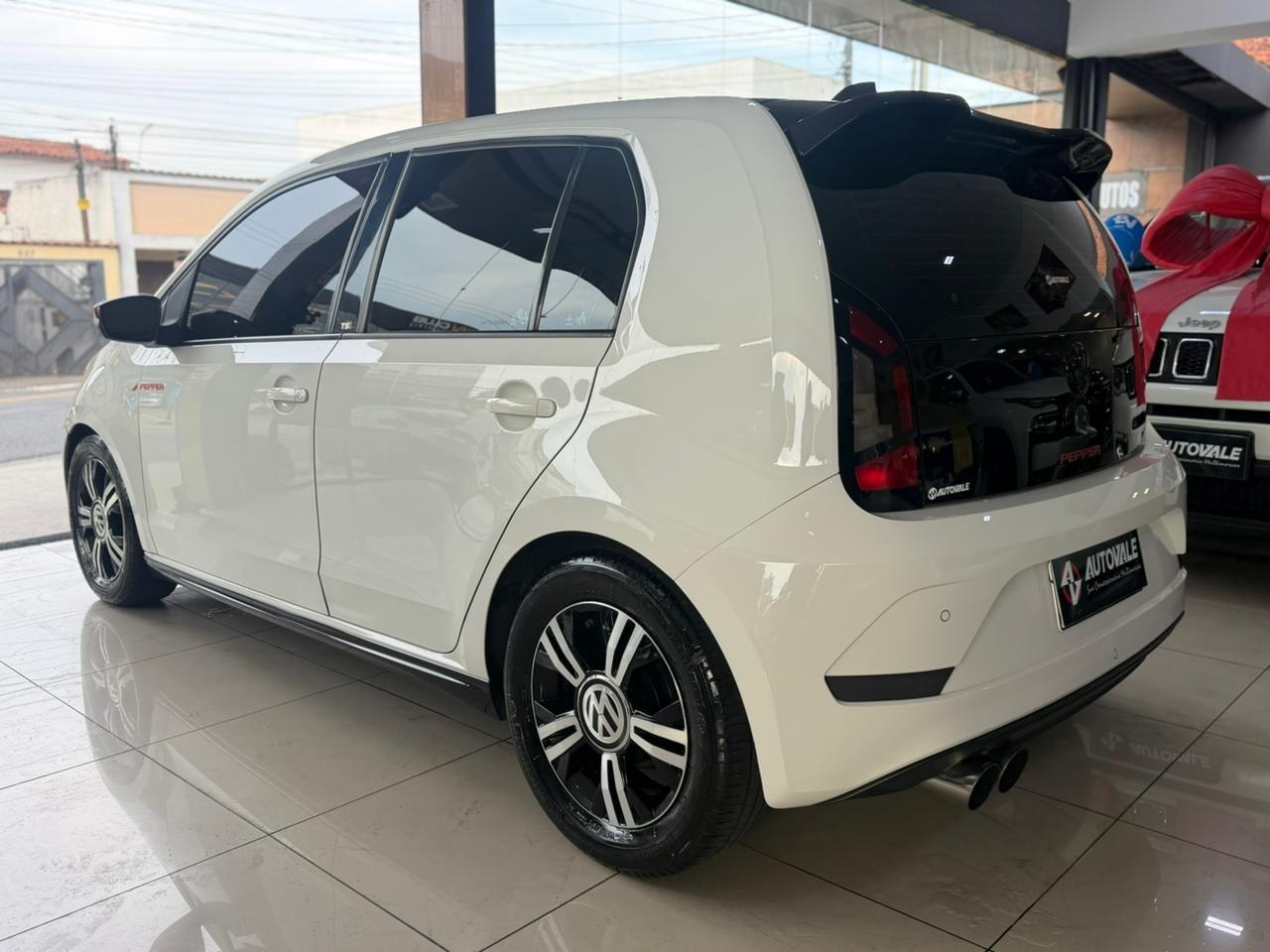 VOLKSWAGEN UP - Foto