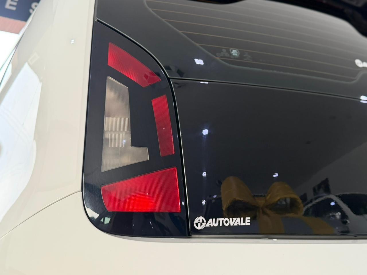 VOLKSWAGEN UP - Foto