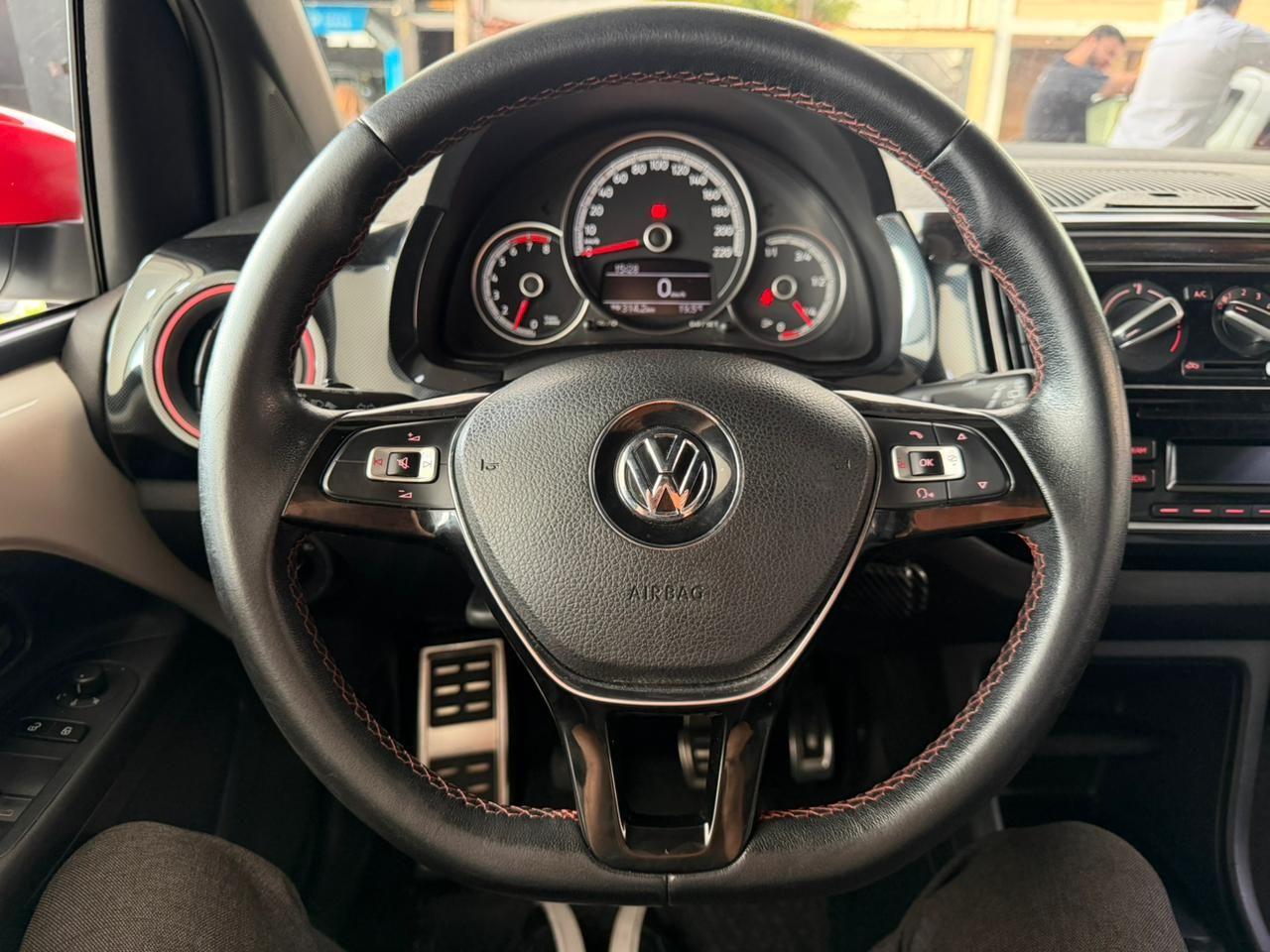 VOLKSWAGEN UP - Foto