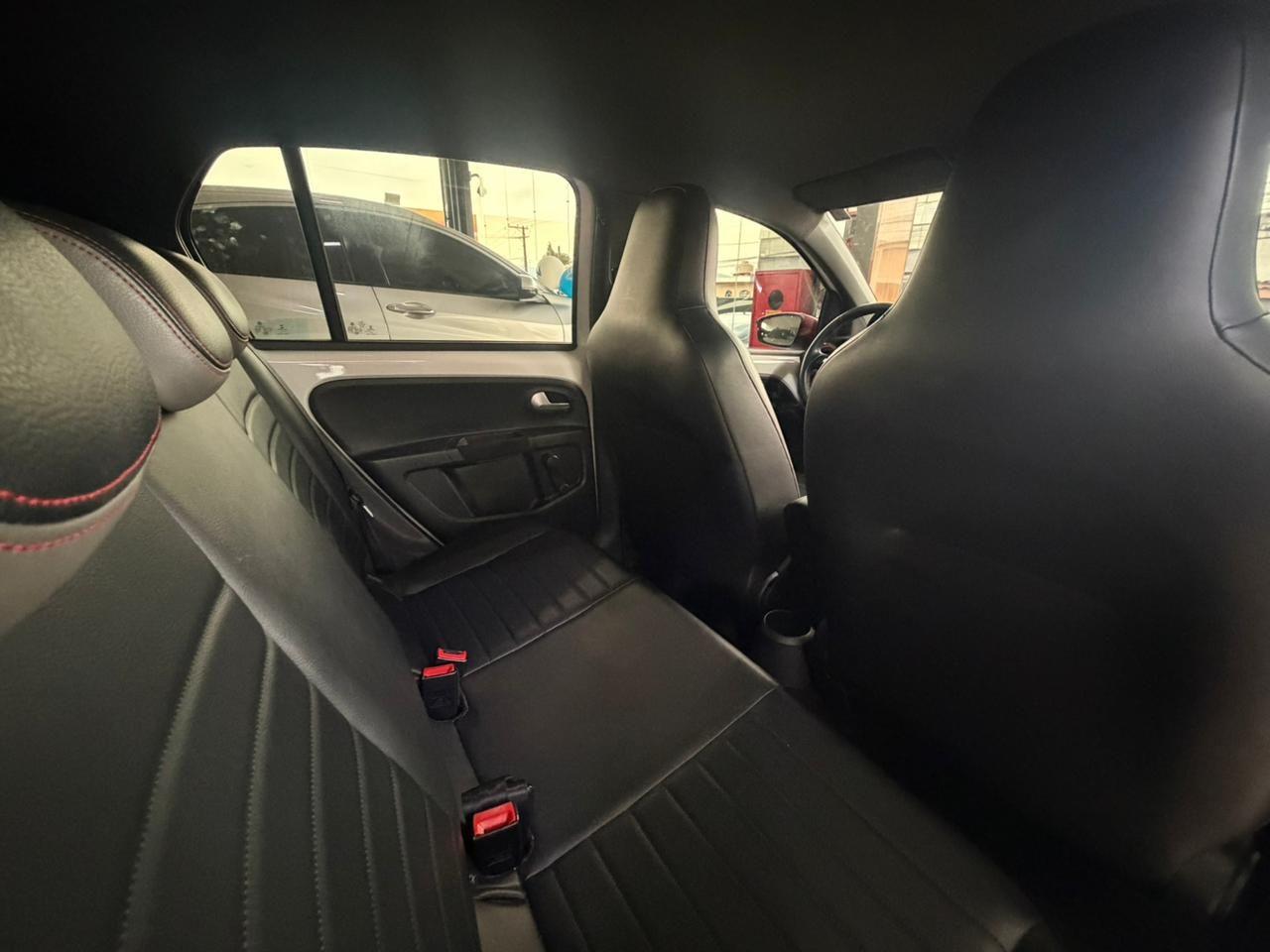 VOLKSWAGEN UP - Foto