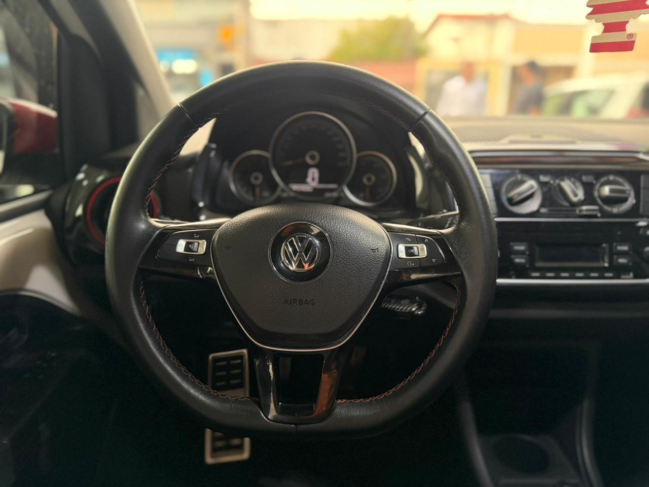 VOLKSWAGEN UP - Foto