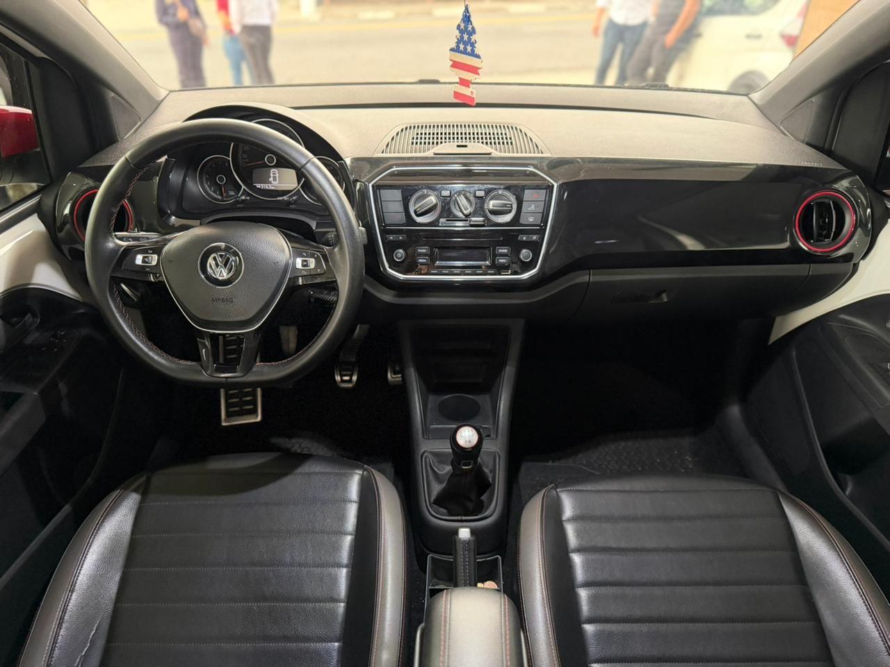 VOLKSWAGEN UP - Foto