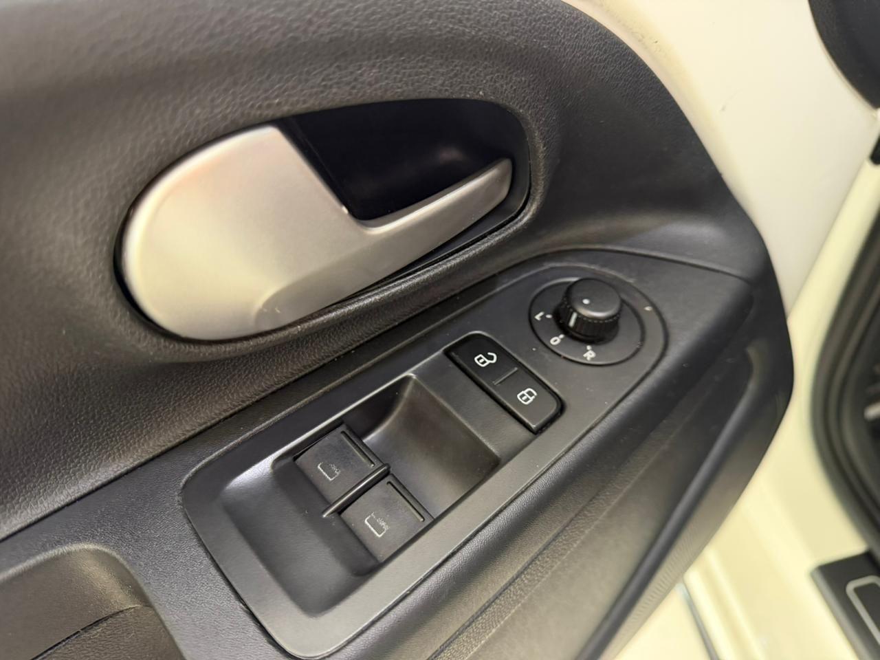 VOLKSWAGEN UP - Foto