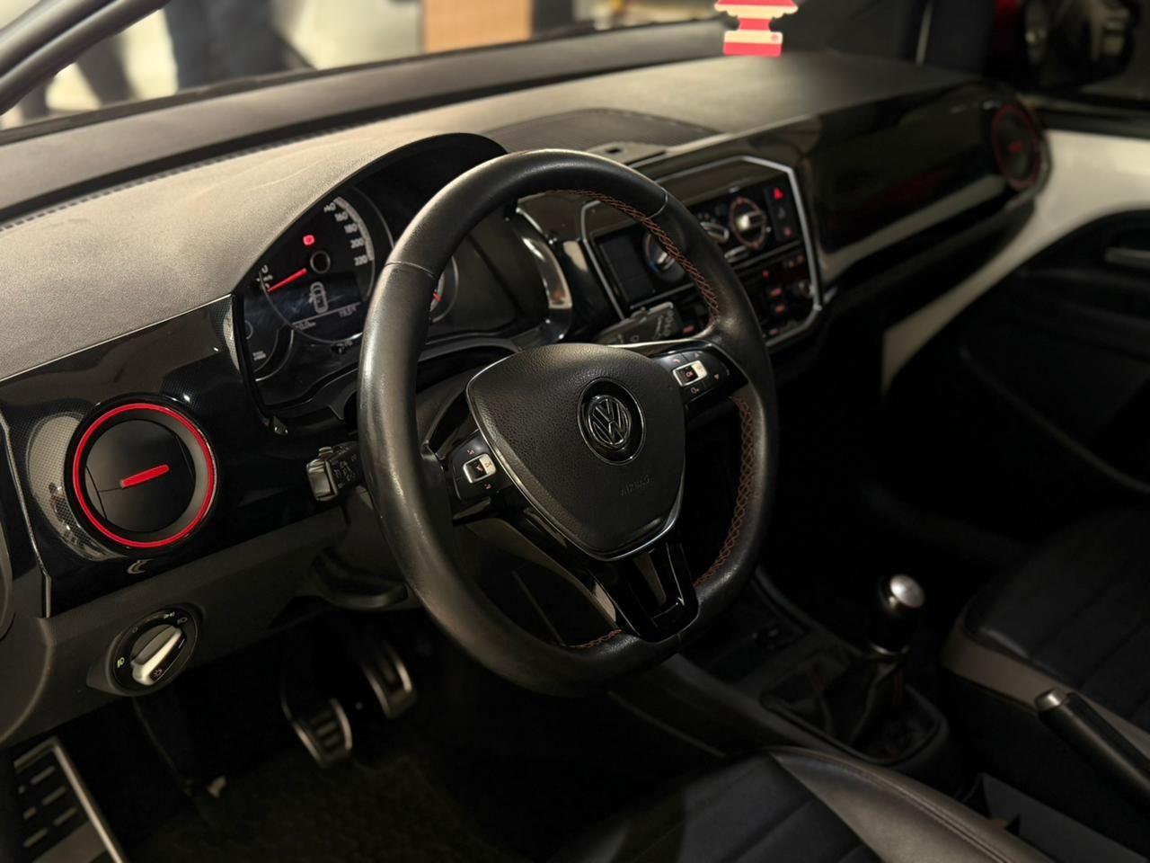 VOLKSWAGEN UP - Foto