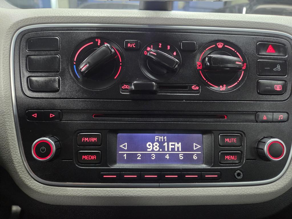 VOLKSWAGEN UP - Foto