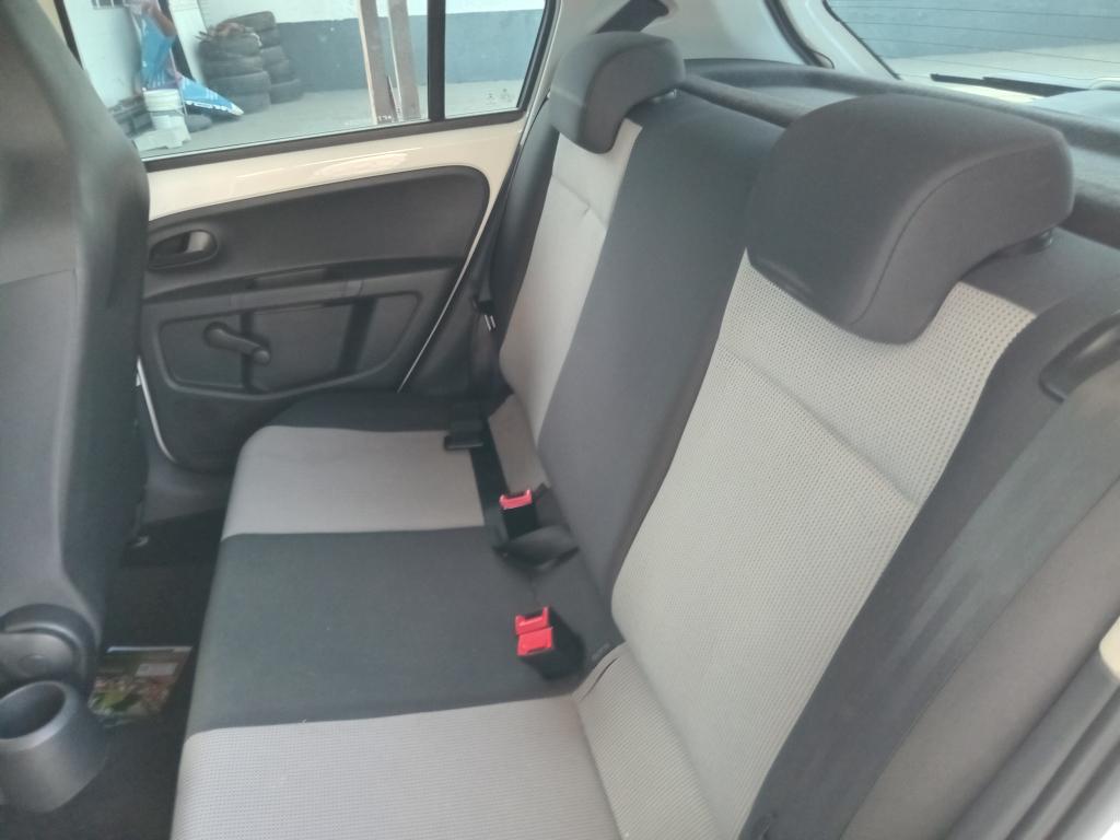 VOLKSWAGEN UP - Foto