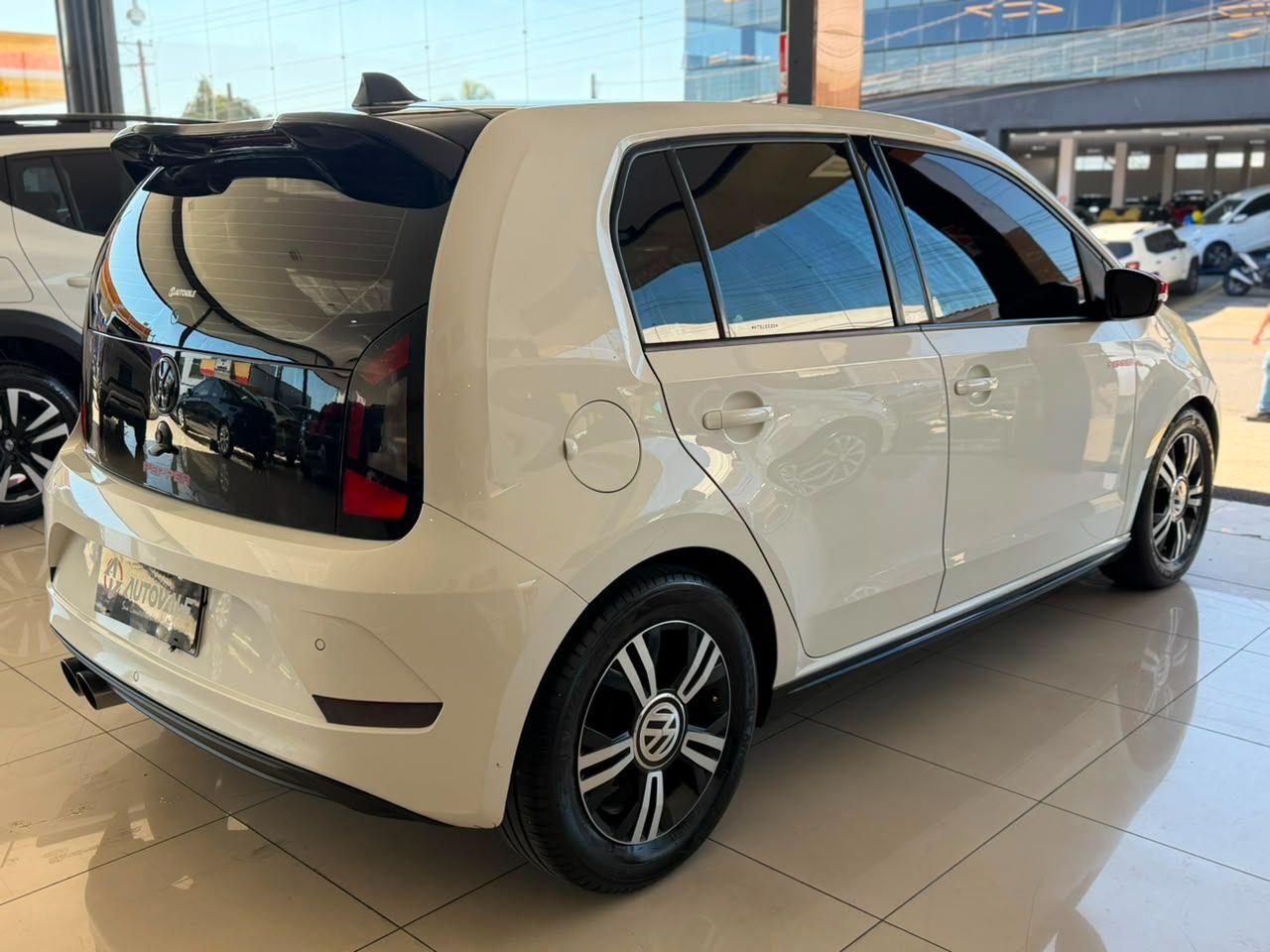 VOLKSWAGEN UP - Foto