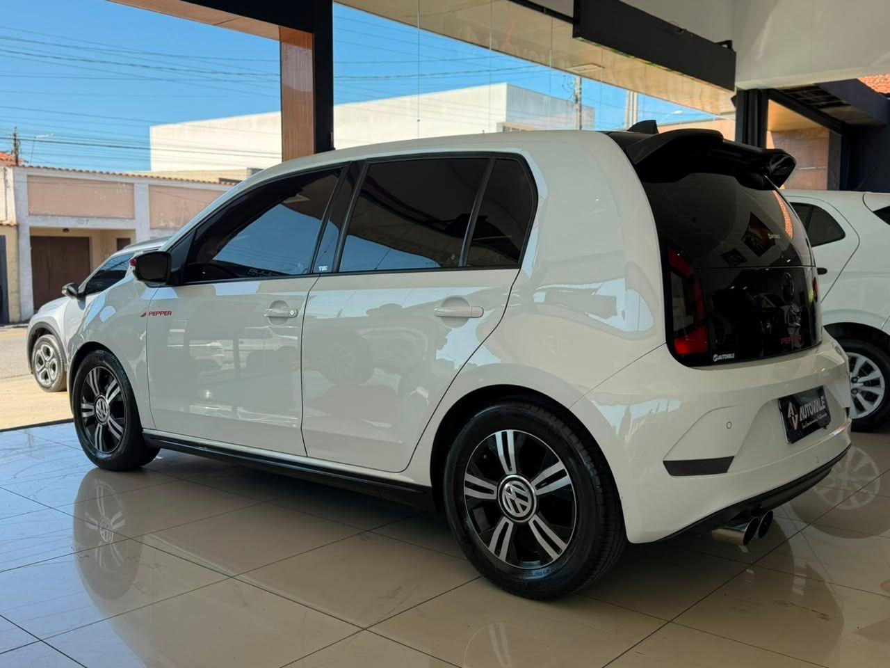 VOLKSWAGEN UP - Foto