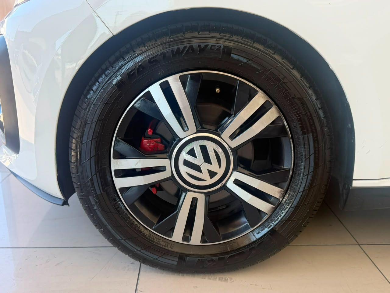 VOLKSWAGEN UP - Foto