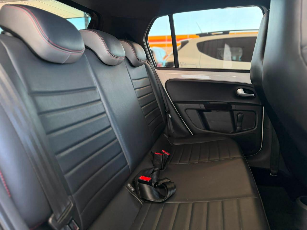 VOLKSWAGEN UP - Foto