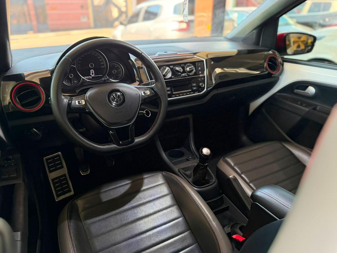 VOLKSWAGEN UP - Foto