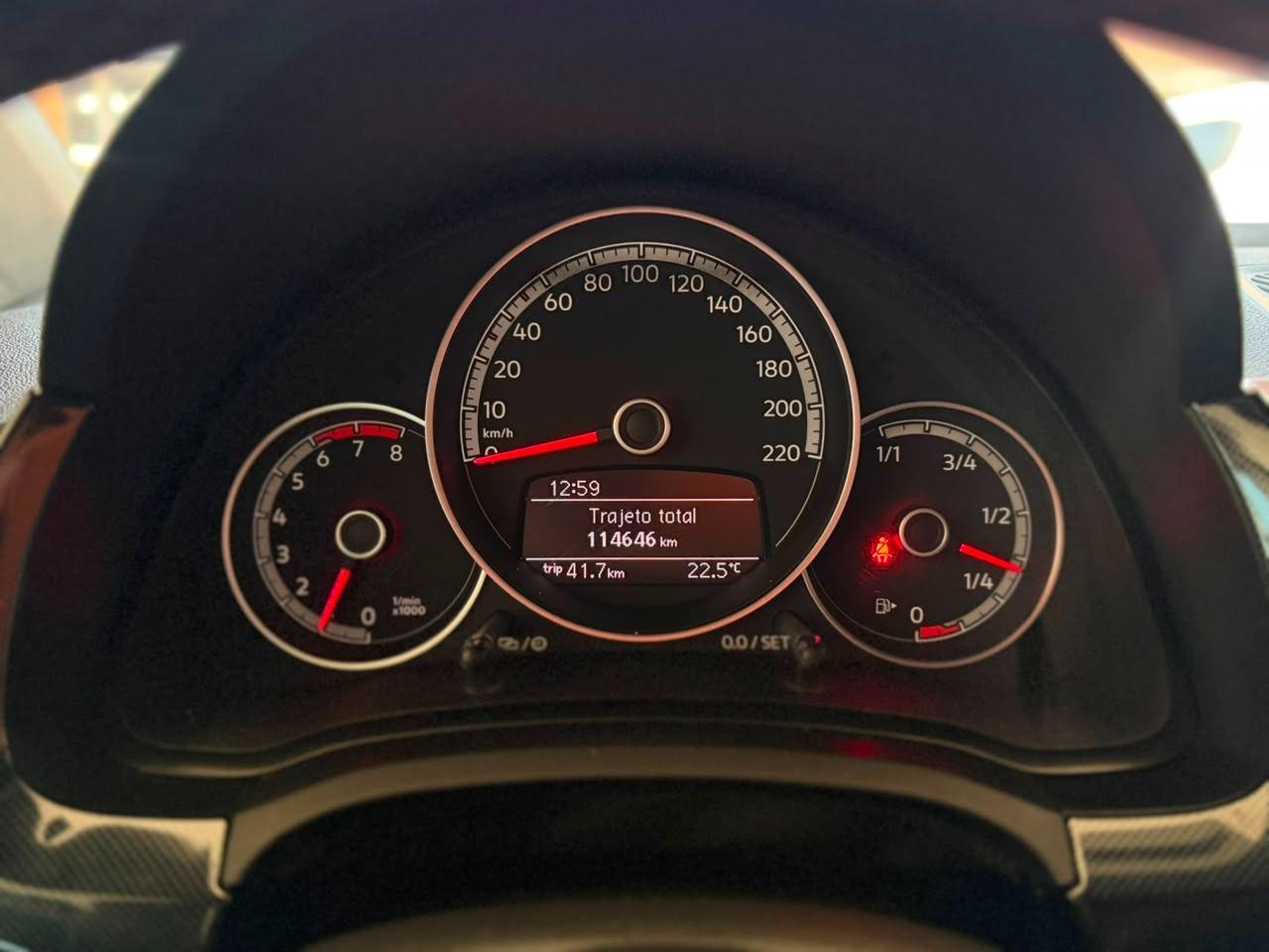 VOLKSWAGEN UP - Foto