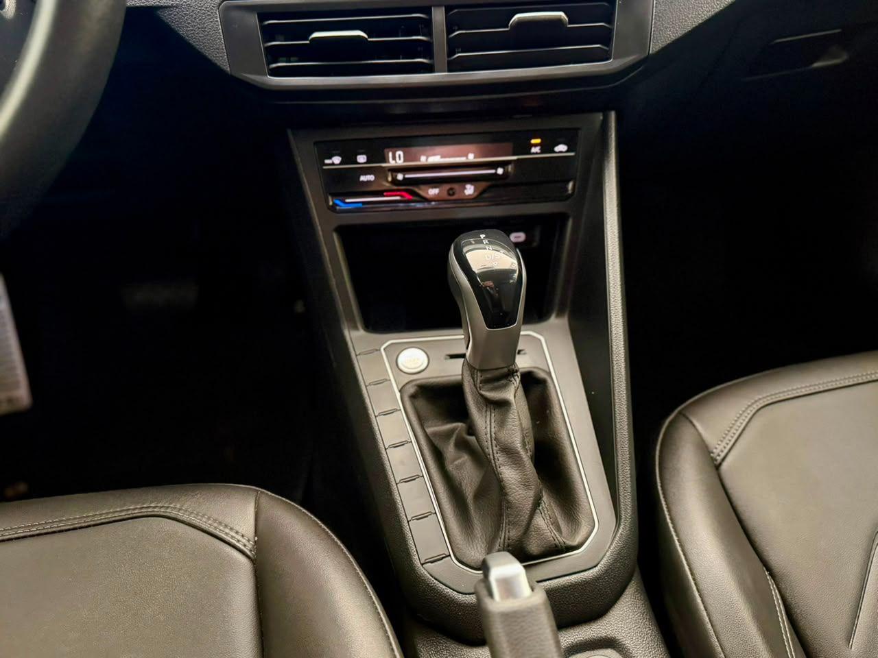 VOLKSWAGEN Virtus - Foto
