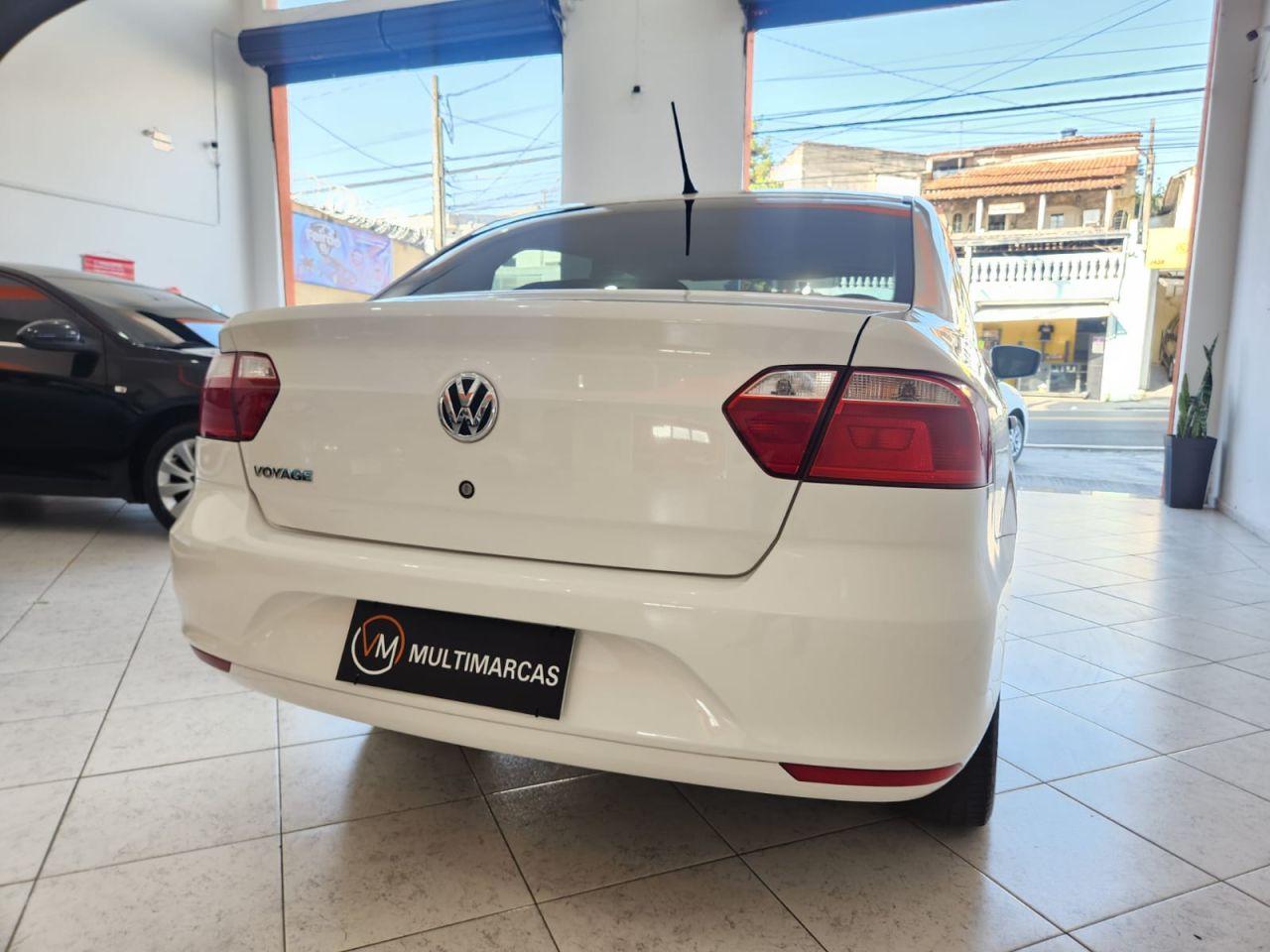 VOLKSWAGEN Voyage - Foto