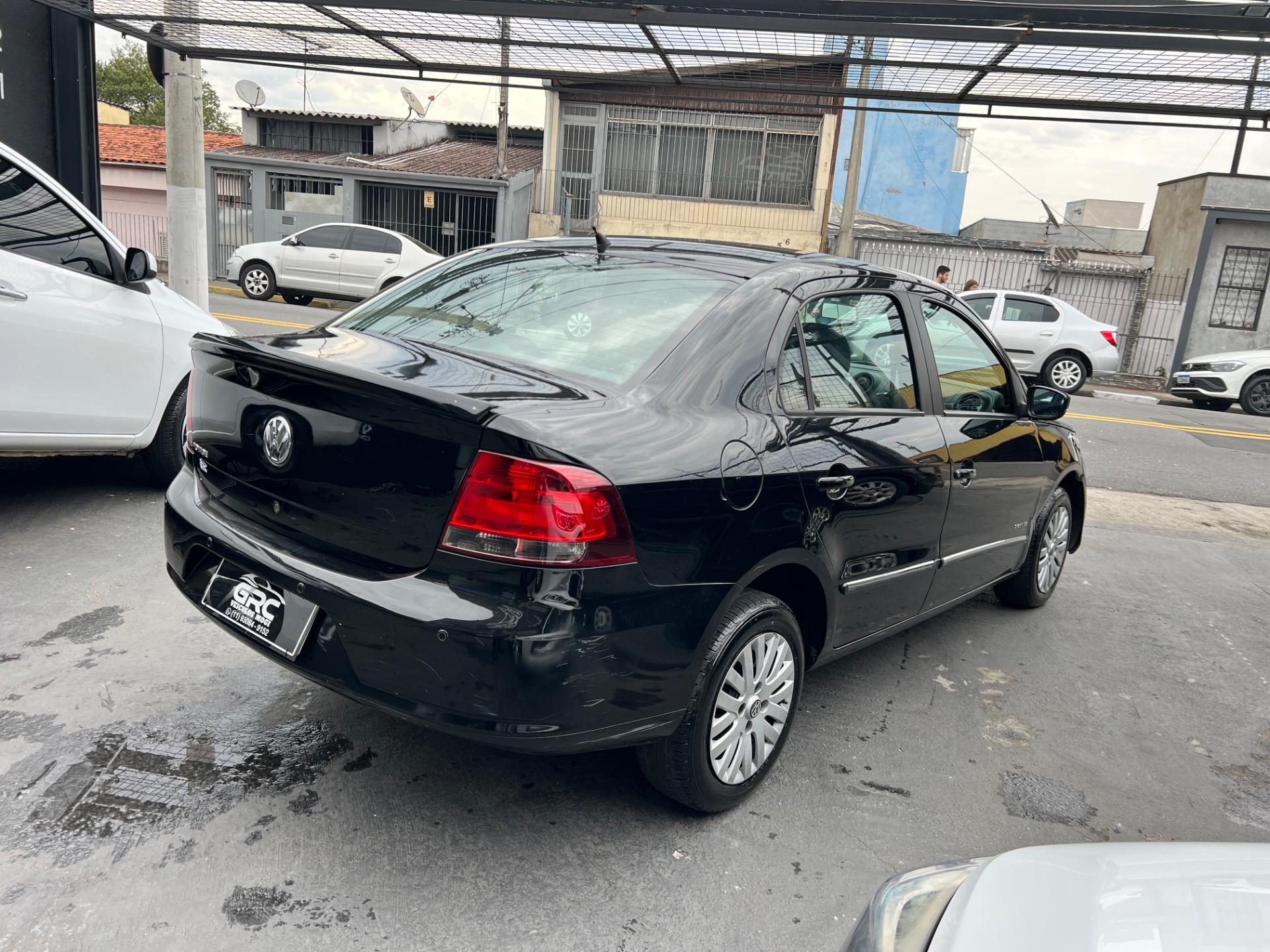 VOLKSWAGEN Voyage - Foto