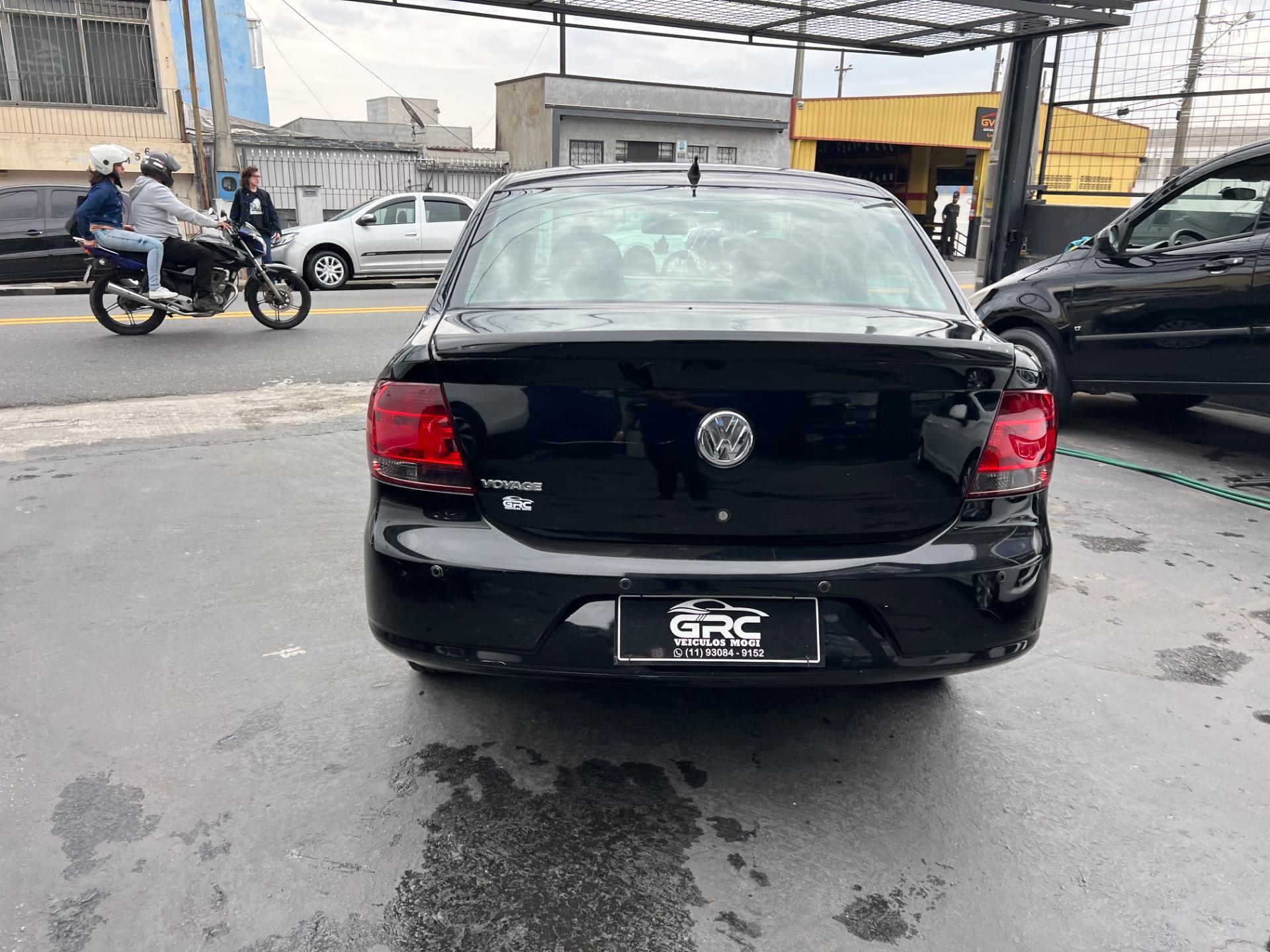 VOLKSWAGEN Voyage - Foto