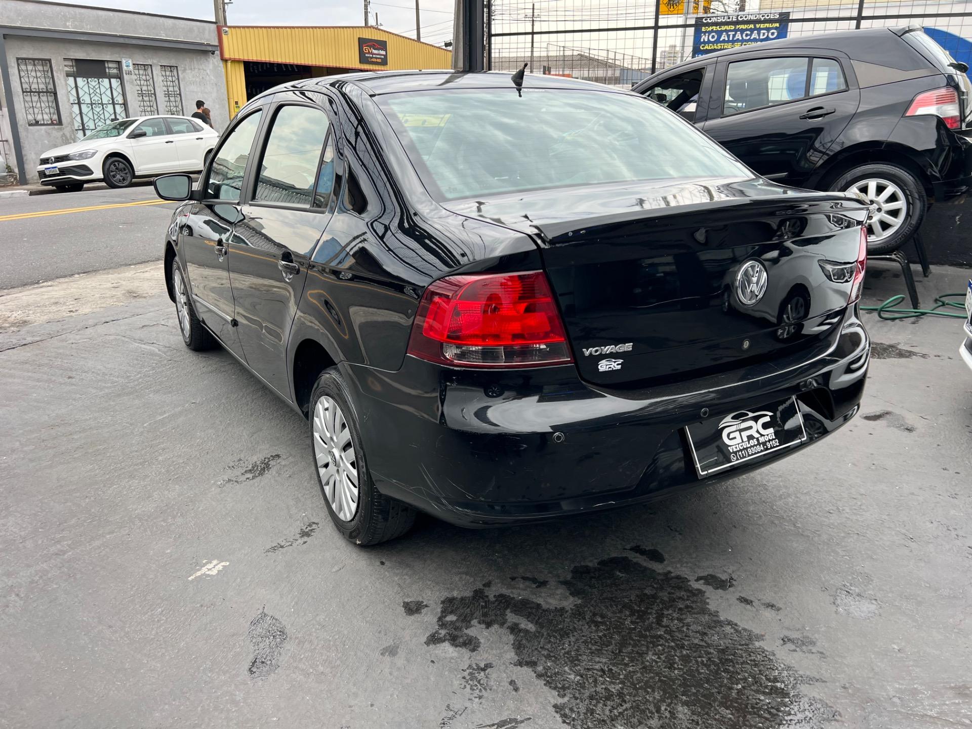 VOLKSWAGEN Voyage - Foto