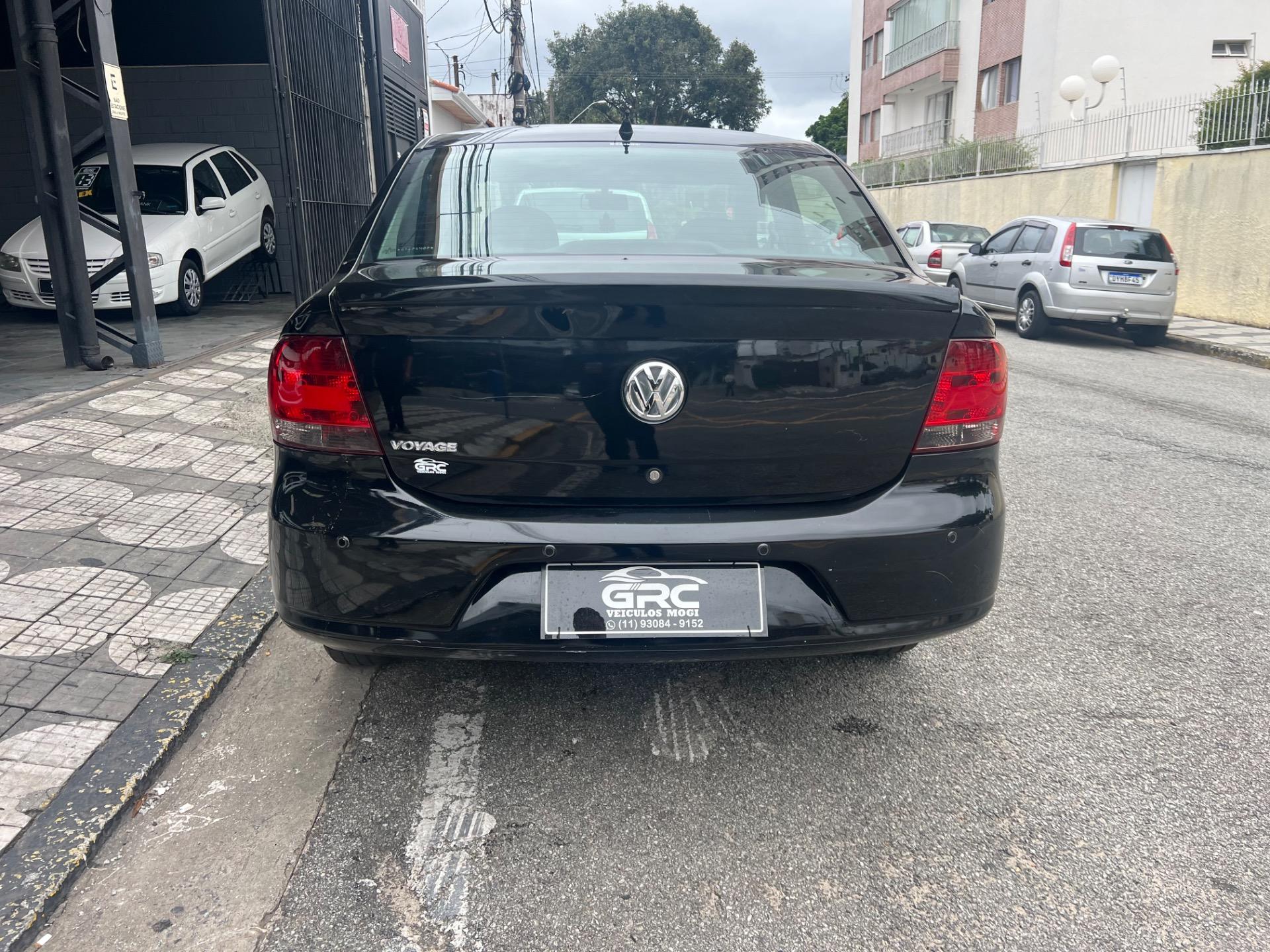 VOLKSWAGEN Voyage - Foto