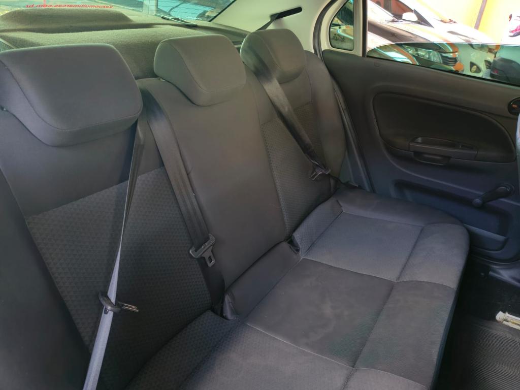 VOLKSWAGEN Voyage - Foto