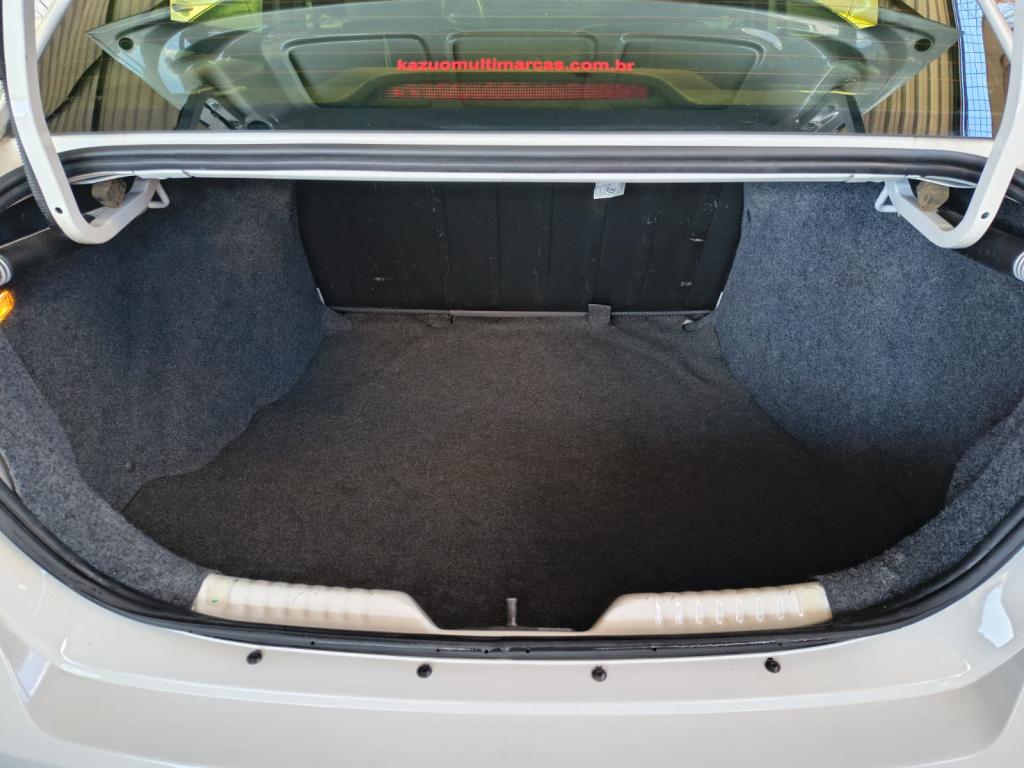 VOLKSWAGEN Voyage - Foto