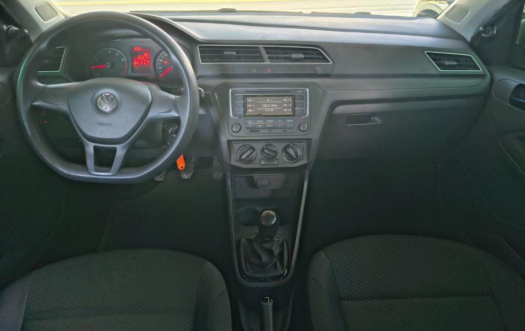 VOLKSWAGEN Voyage - Foto