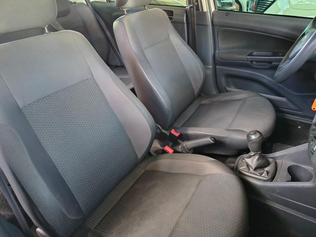 VOLKSWAGEN Voyage - Foto