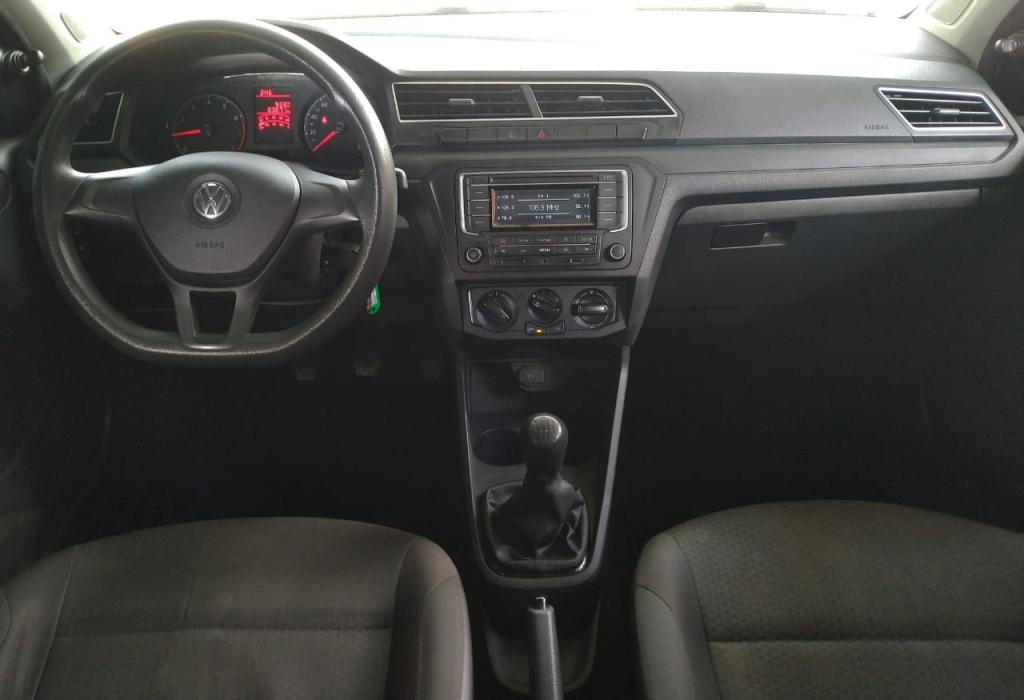 VOLKSWAGEN Voyage - Foto